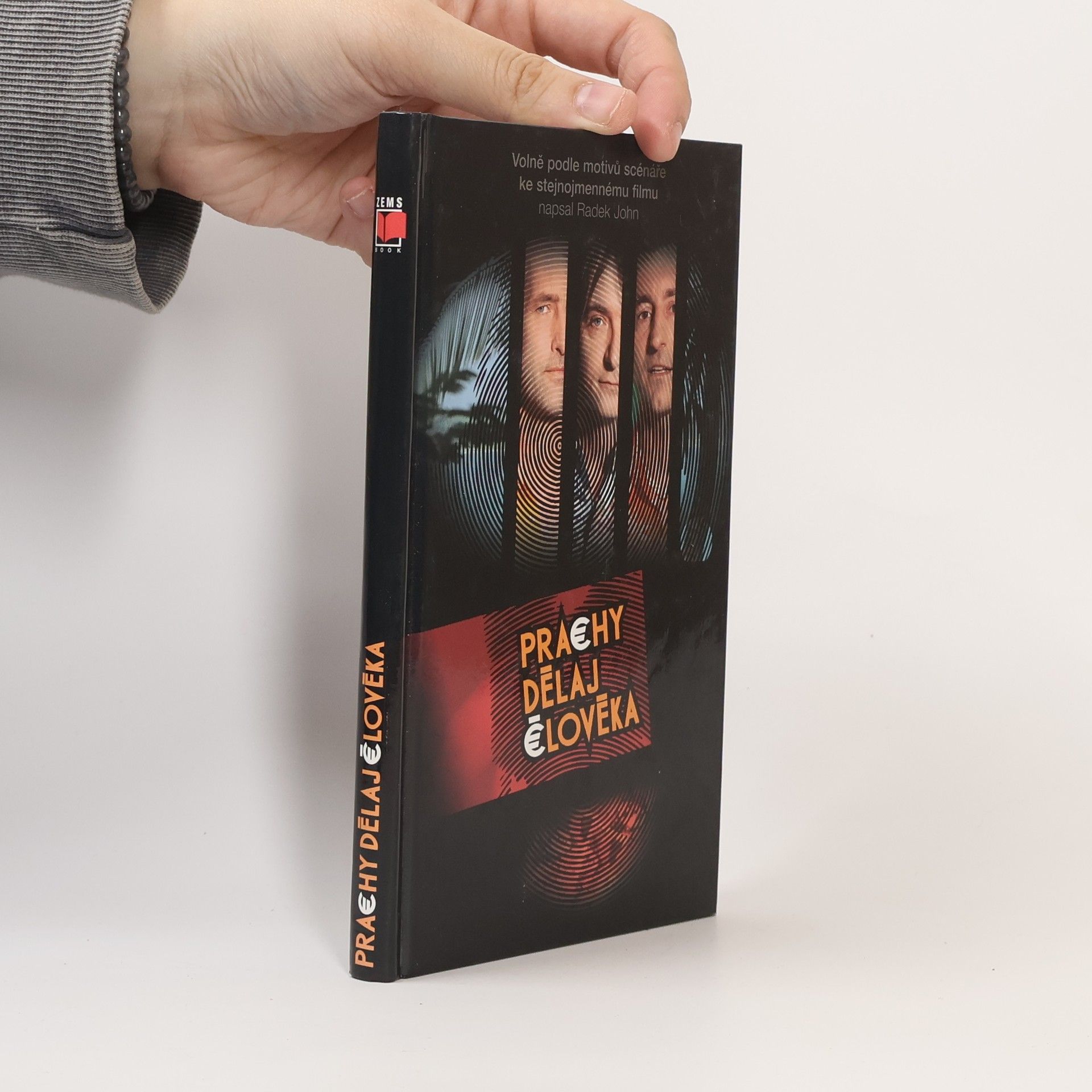 Prachy dělaj člověka : tři kamarádi, tři pravidla, tři zločiny