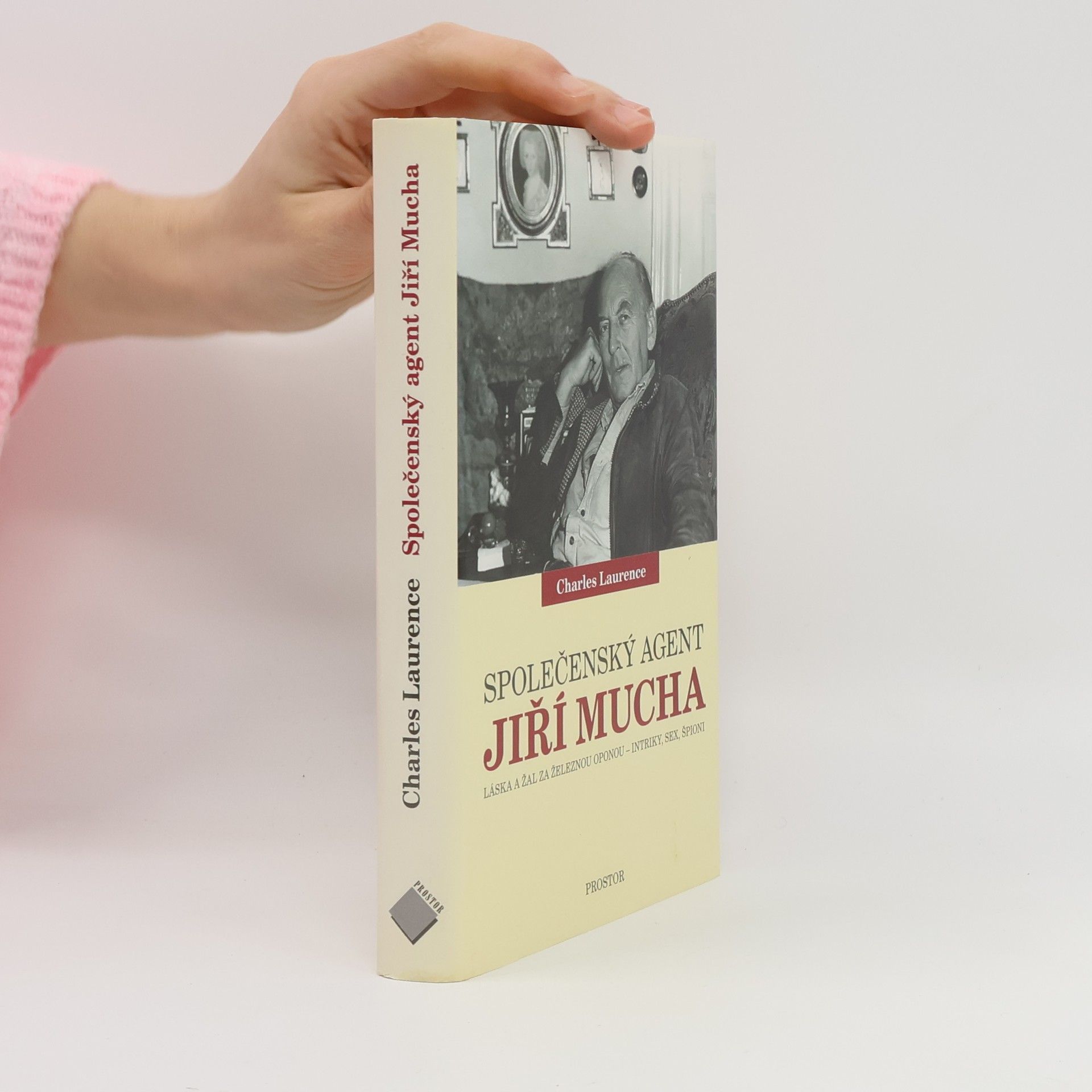 Charles Laurence Společenský agent Jiří Mucha