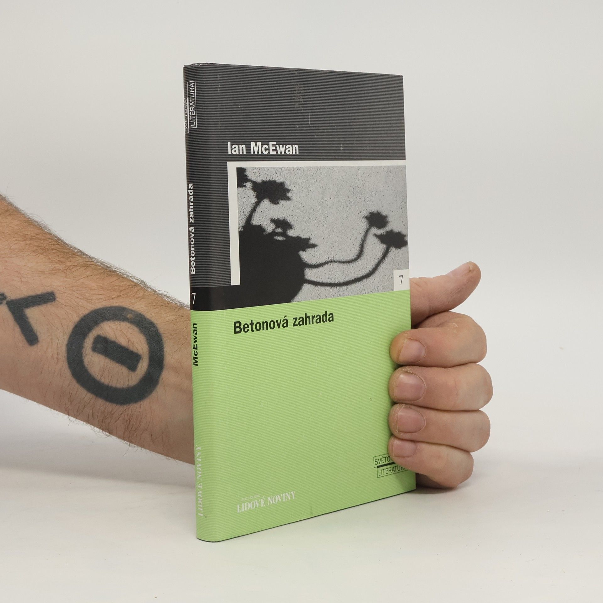 Ian McEwan Betonová zahrada