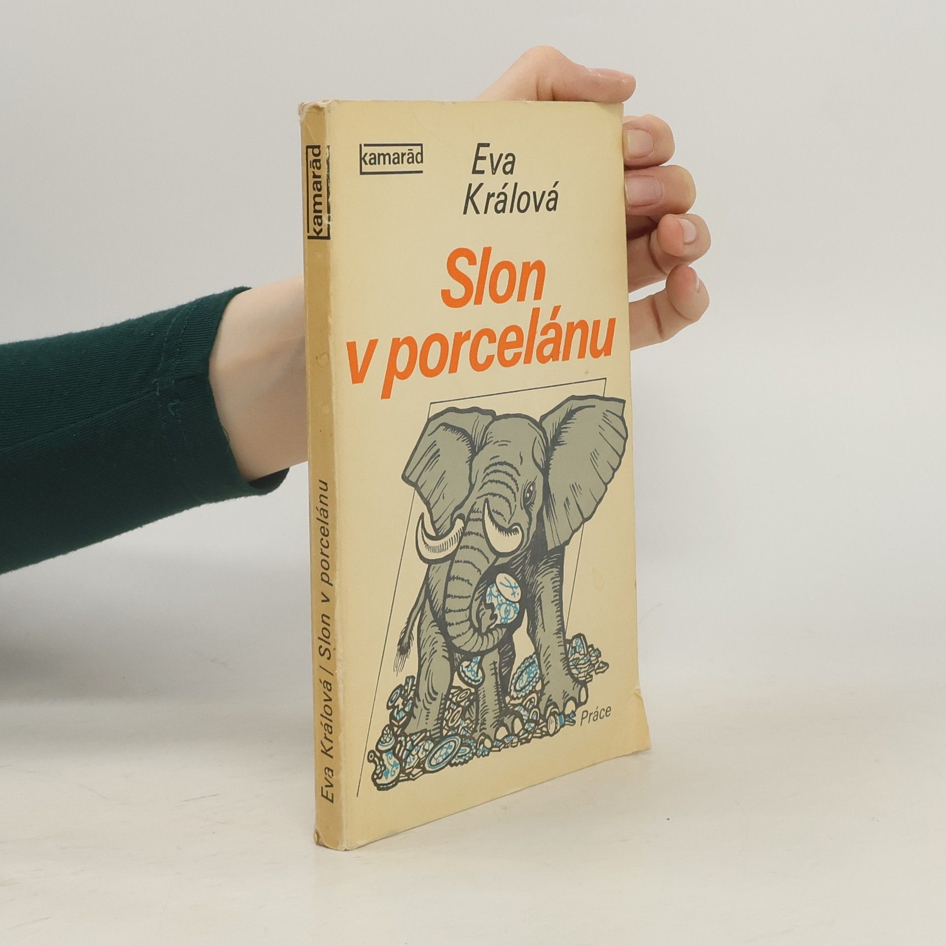 Králová Eva Slon v porcelánu