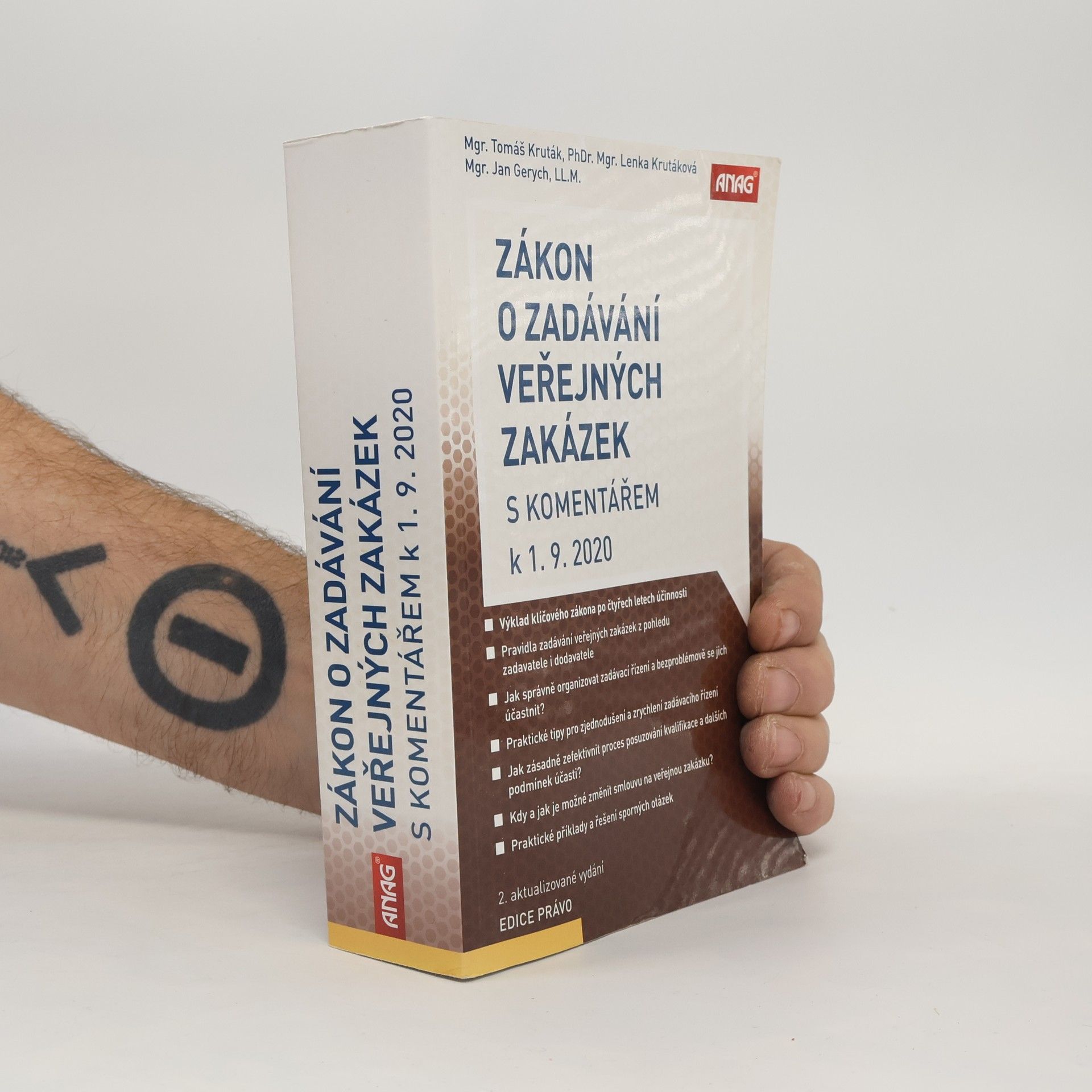 Tomáš Kruták Zákon o zadávání veřejných zakázek s komentářem k 1.9.2020