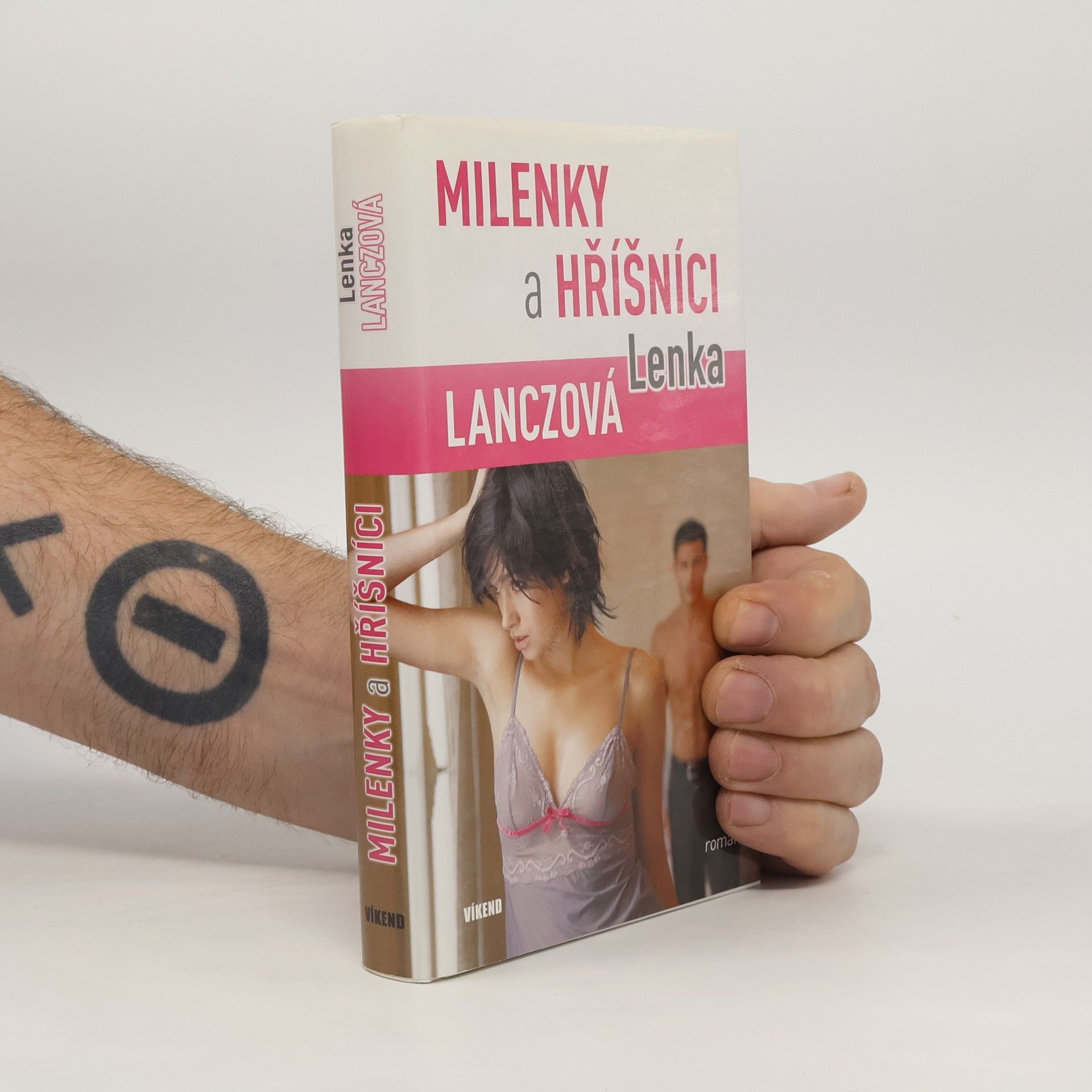 Lenka Lanczová Milenky a hříšníci