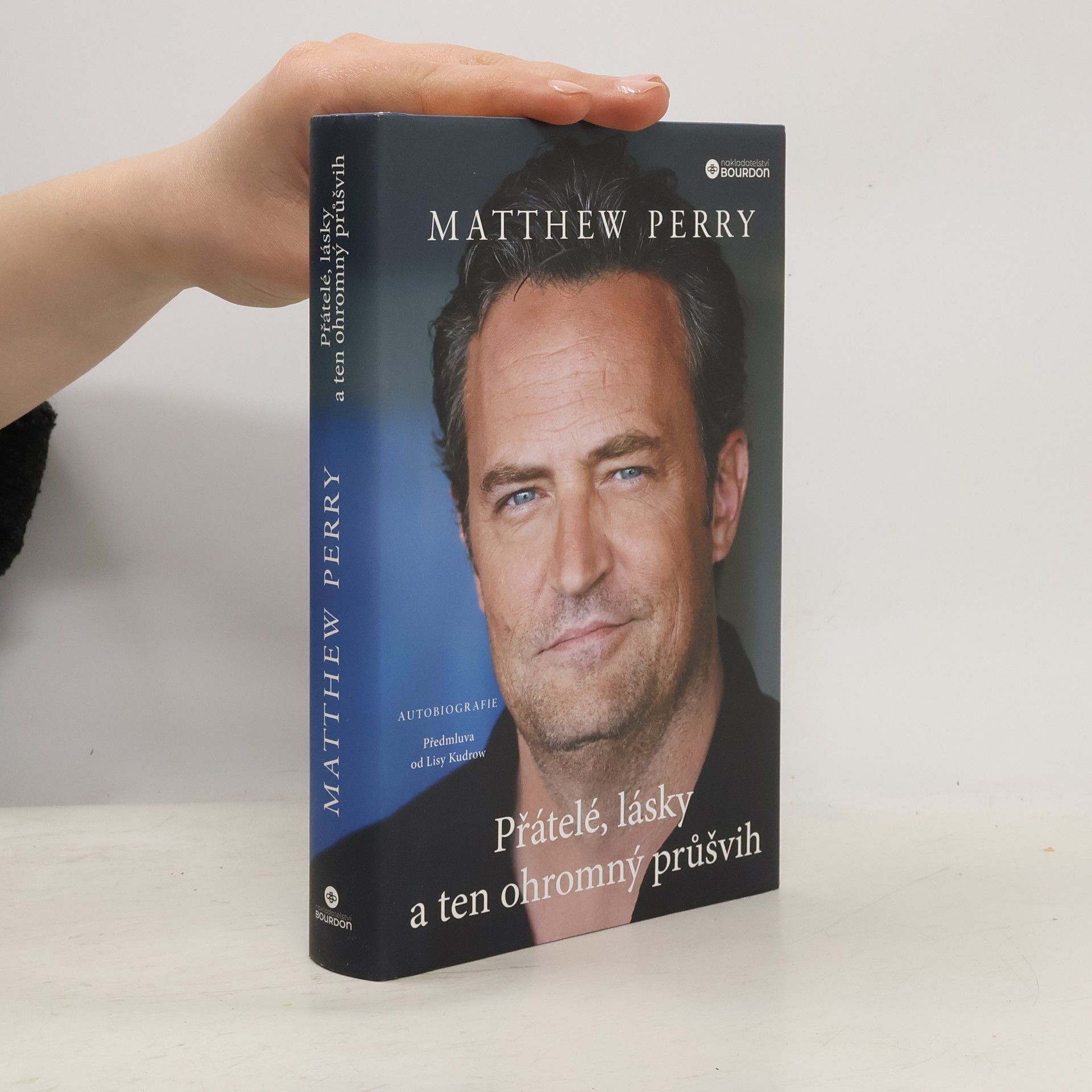 Matthew Perry Přátelé, lásky a ten ohromný průšvih