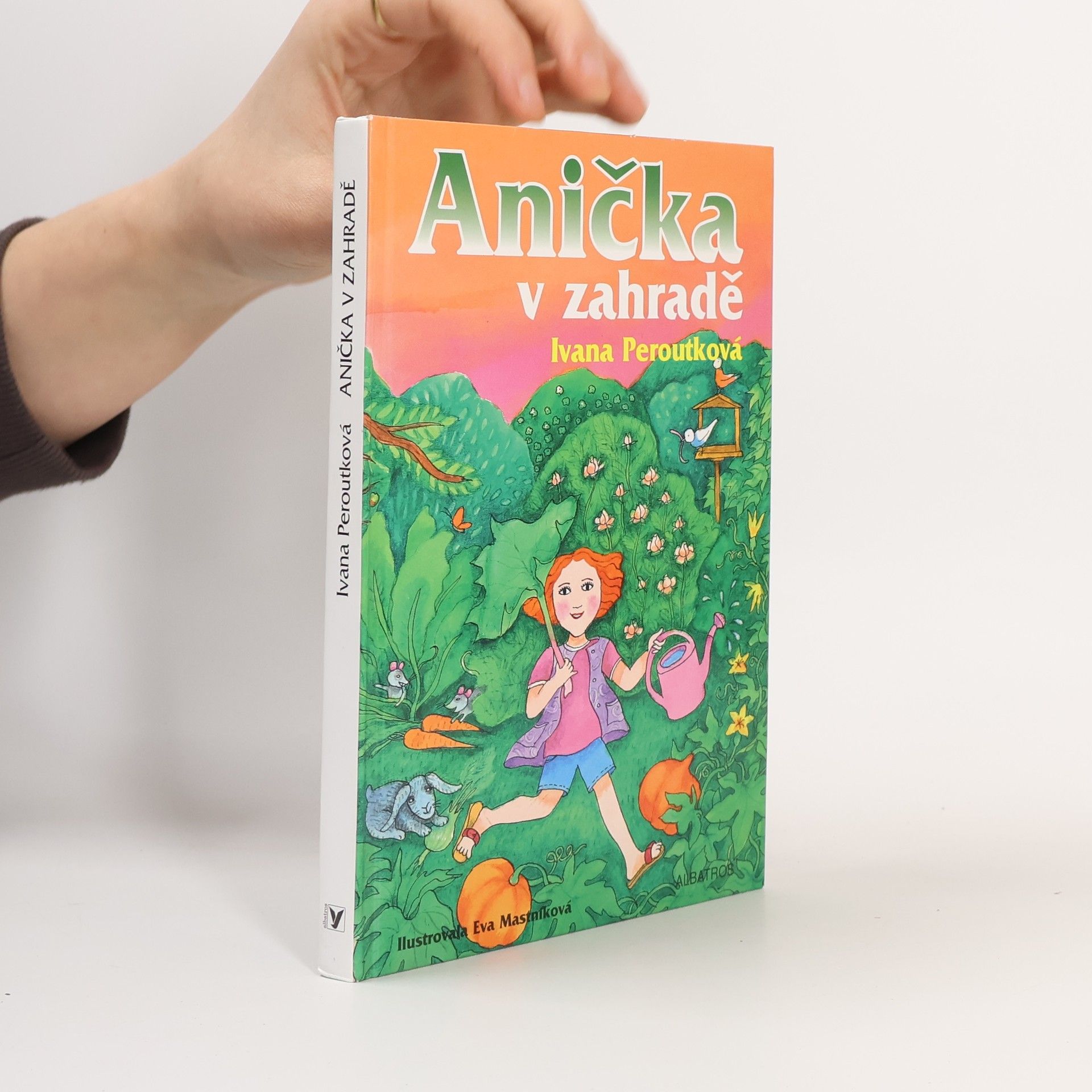 Ivana Peroutková Anička v zahradě