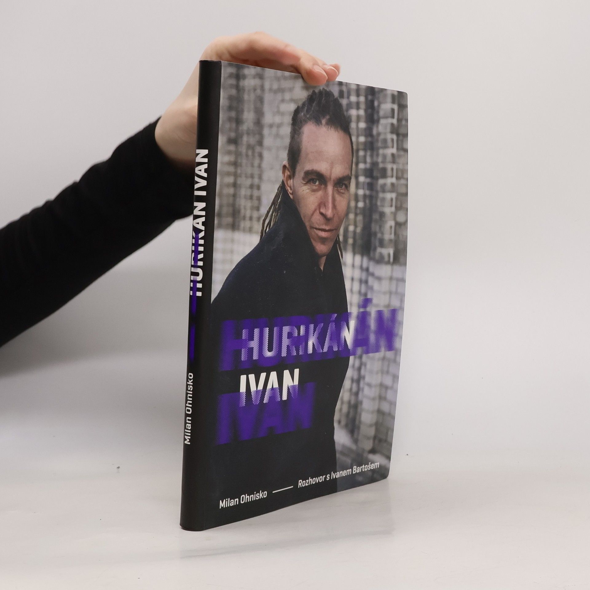 Milan Ohnisko Hurikán Ivan : rozhovor s Ivanem Bartošem