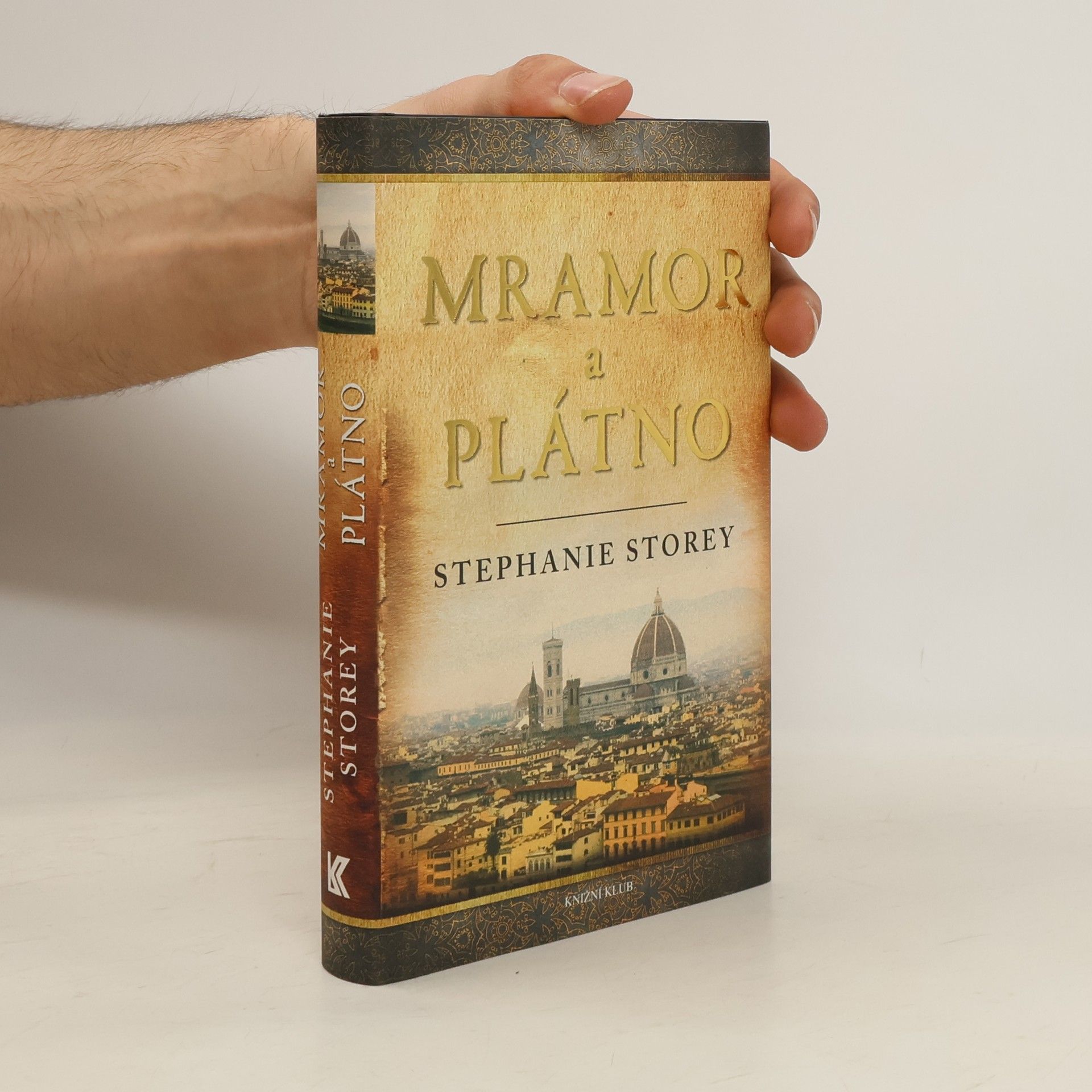 Mramor a plátno
