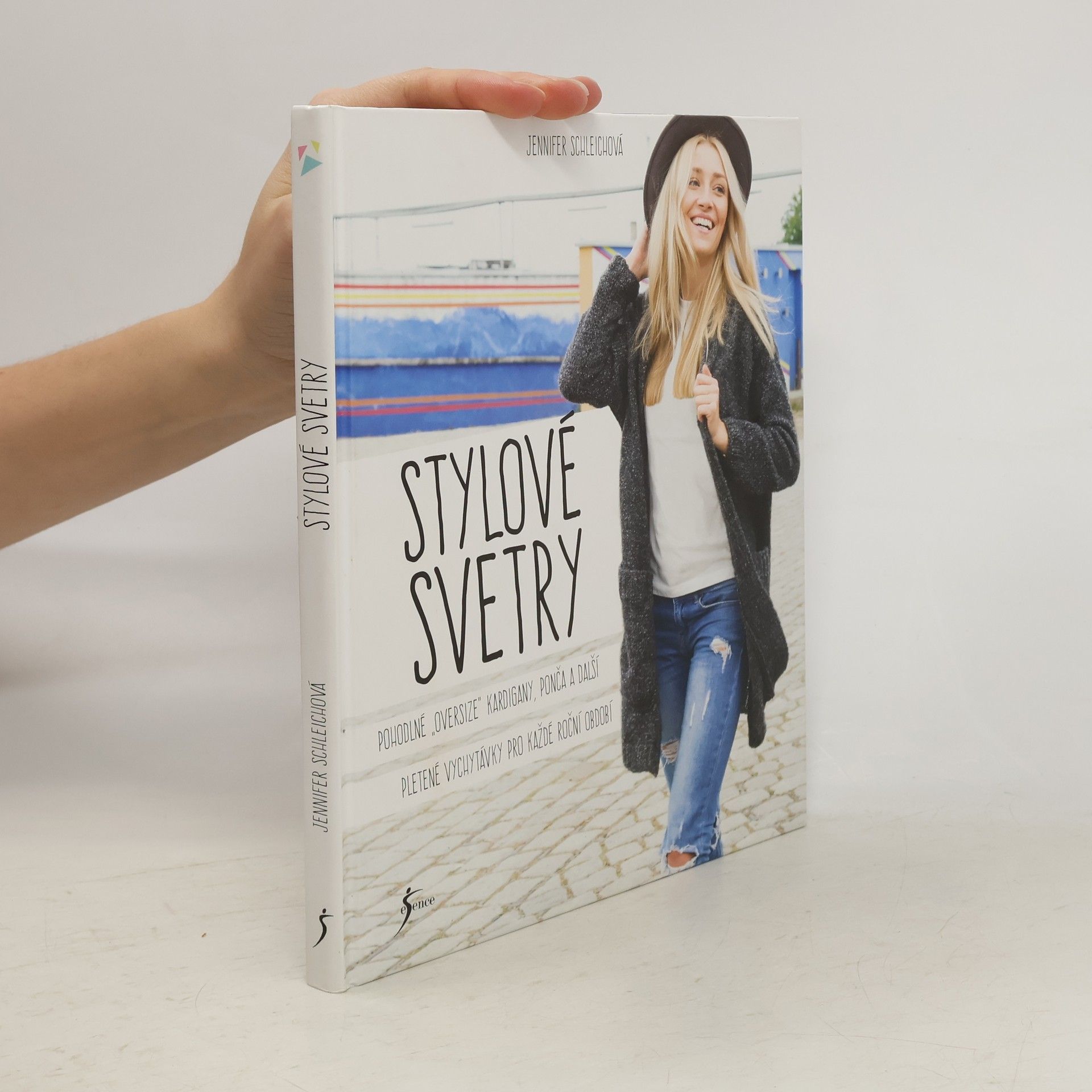 Jennifer Schleich Stylové svetry