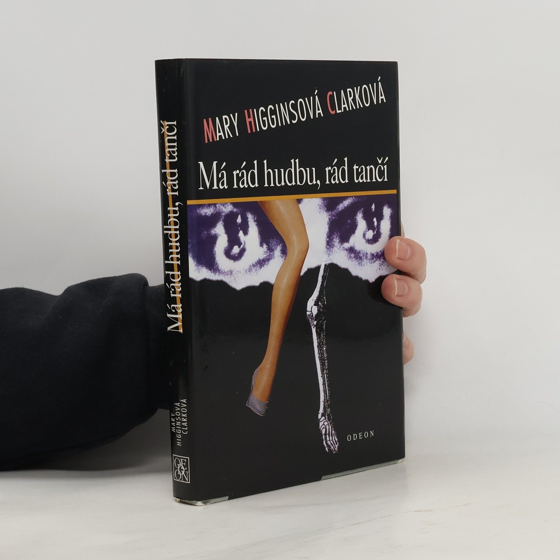 Mary Higgins Clark Má rád hudbu, rád tančí