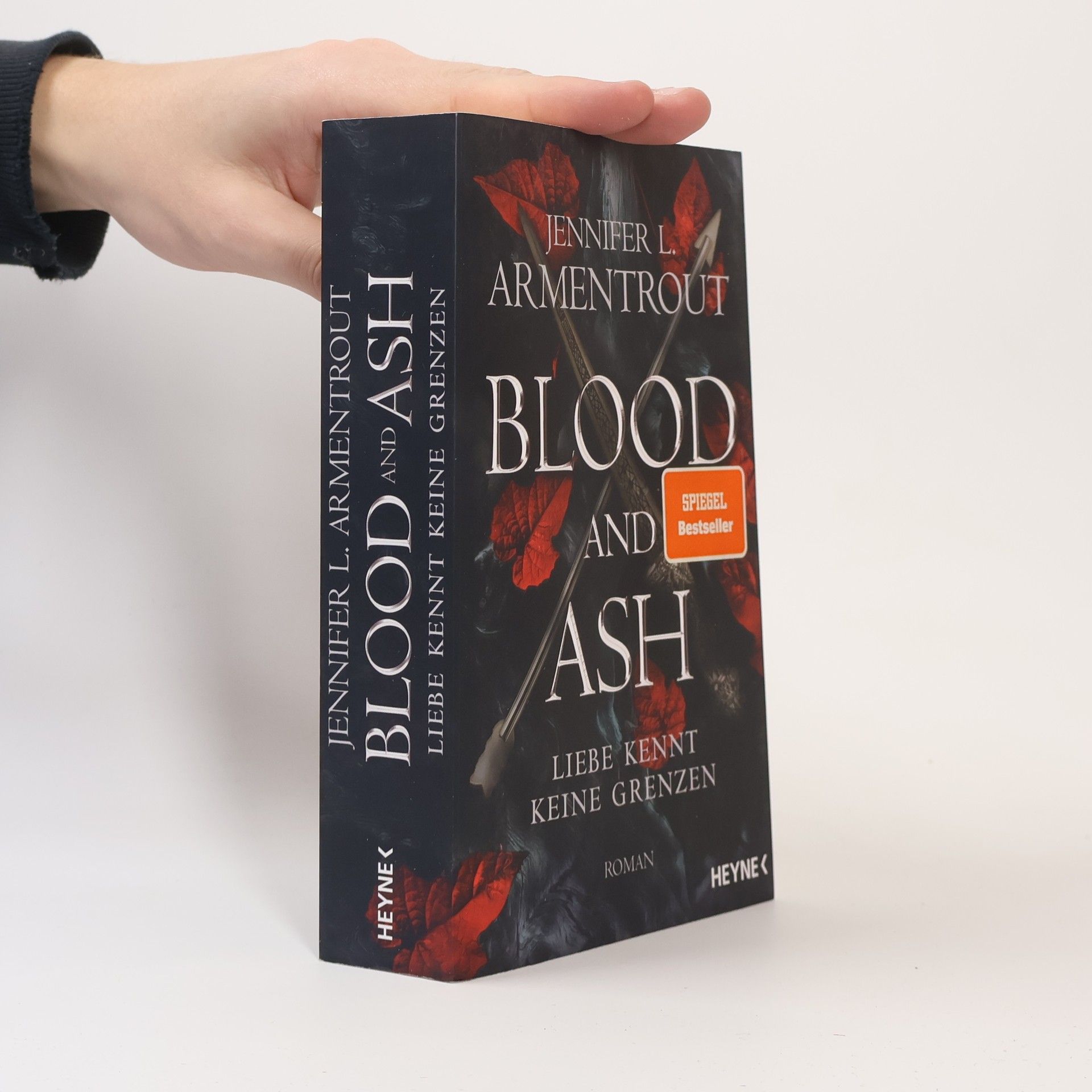 Jennifer Armentrout Blood and Ash