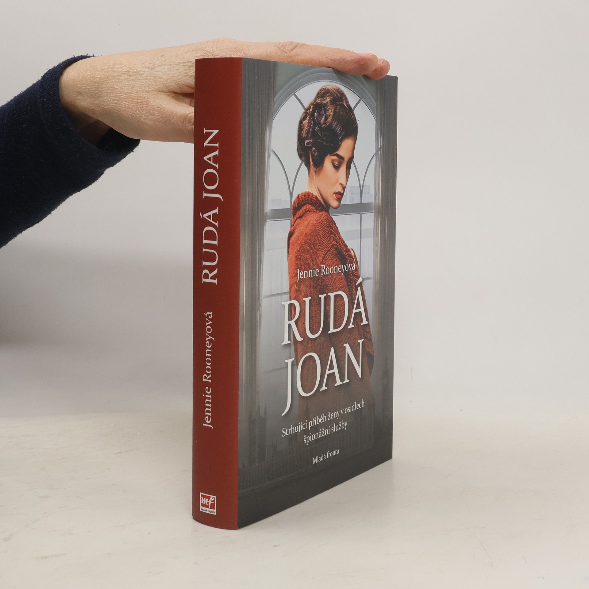 Jennie Rooney Rudá Joan