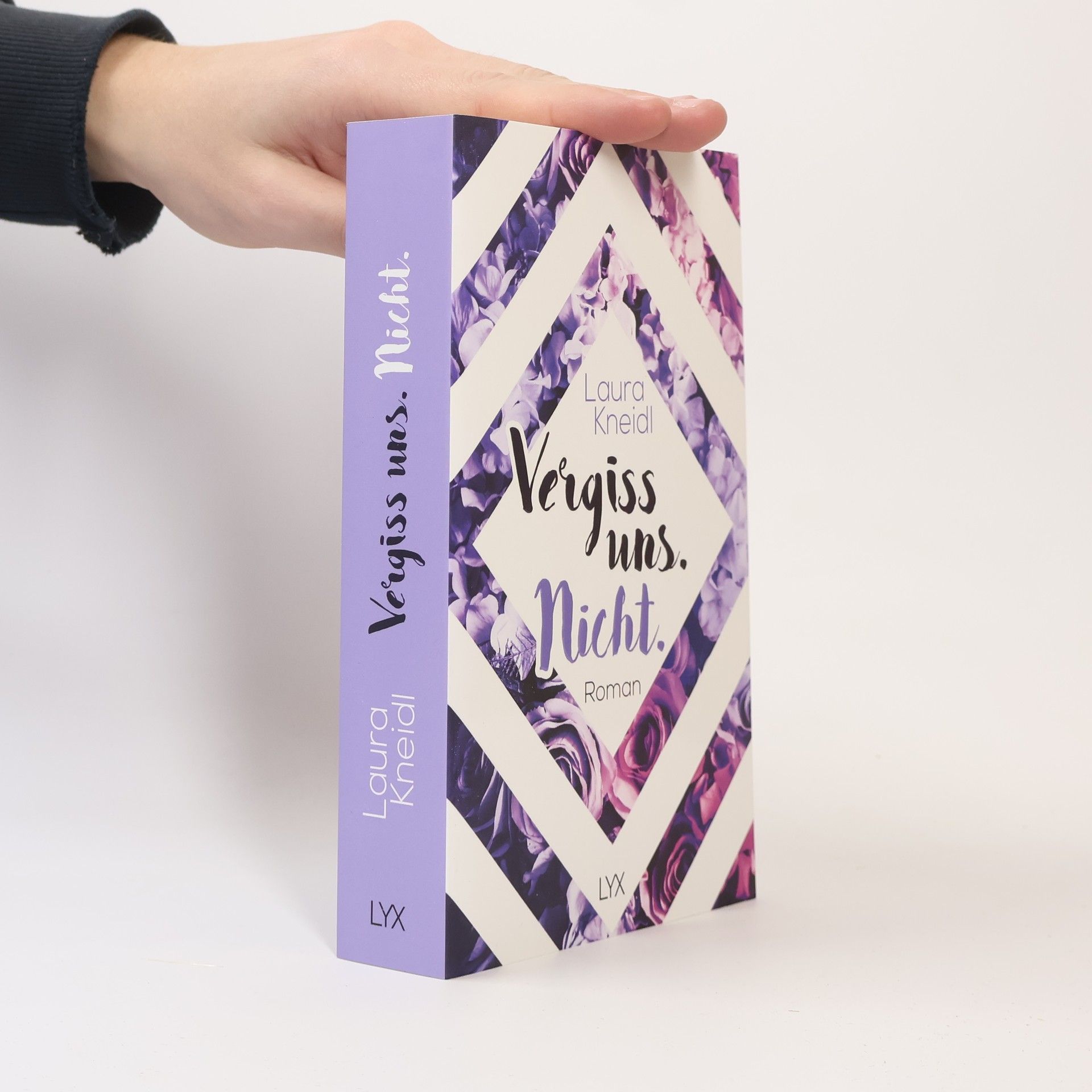 Laura Kneidl Vergiss uns. Nicht.