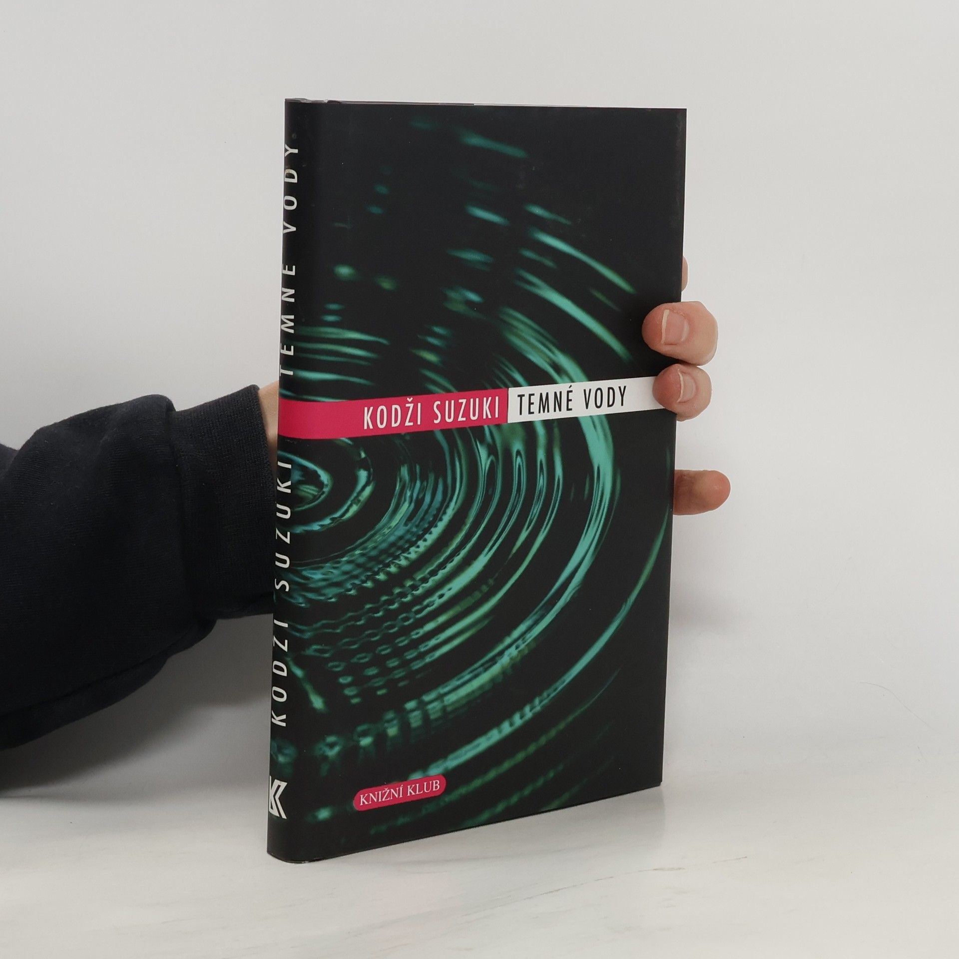 Kōji Suzuki Temné vody