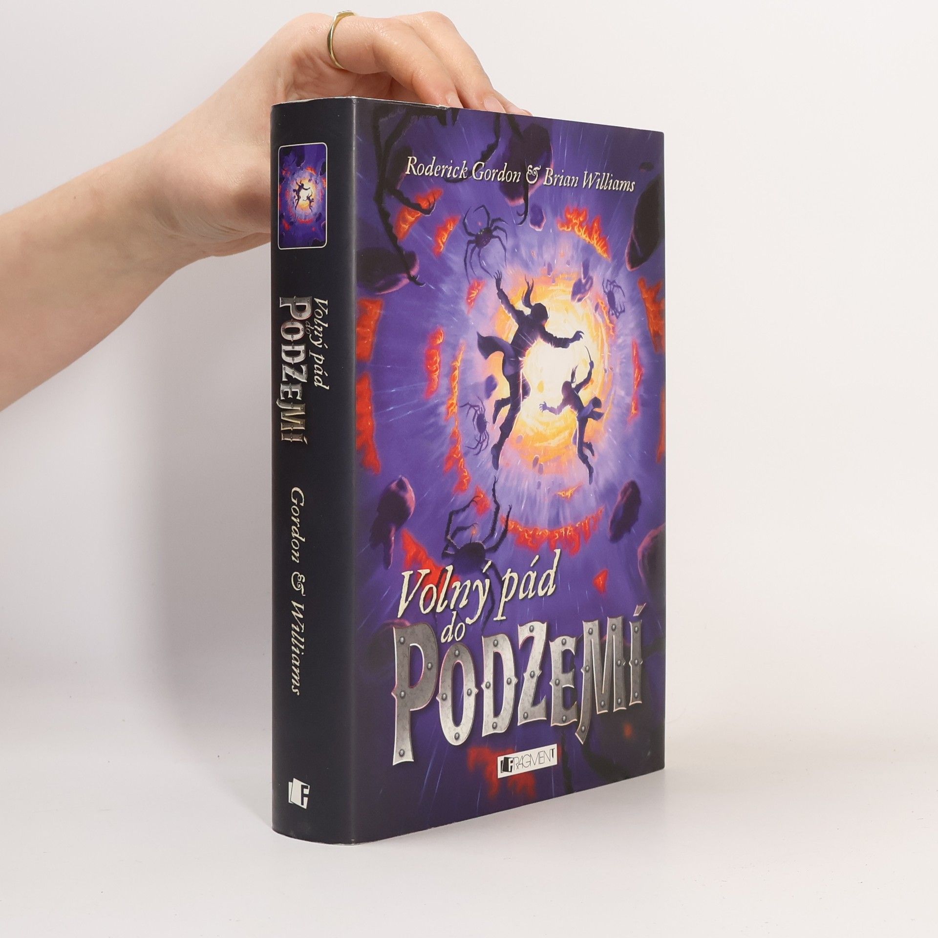 Roderick Gordon Volný pád do Podzemí