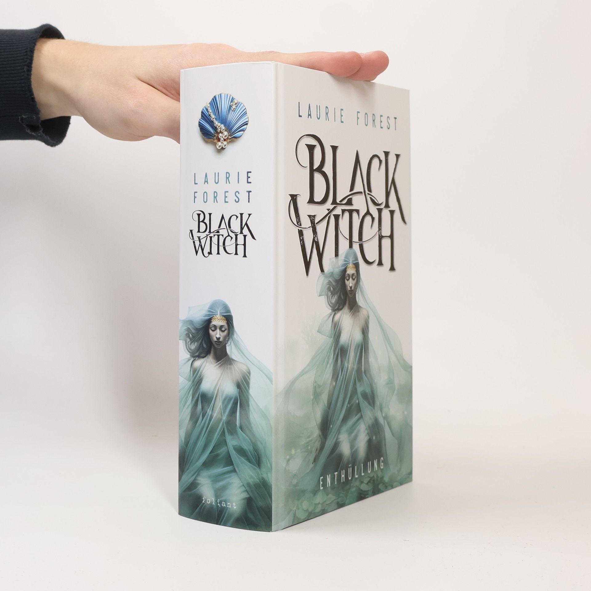 Laurie Forest Black Witch - Enthüllung