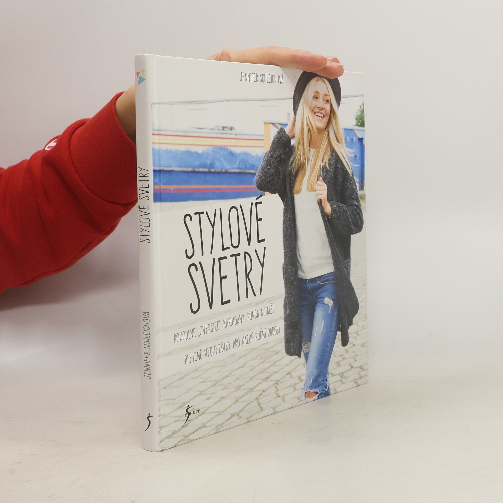 Jennifer Schleich Stylové svetry