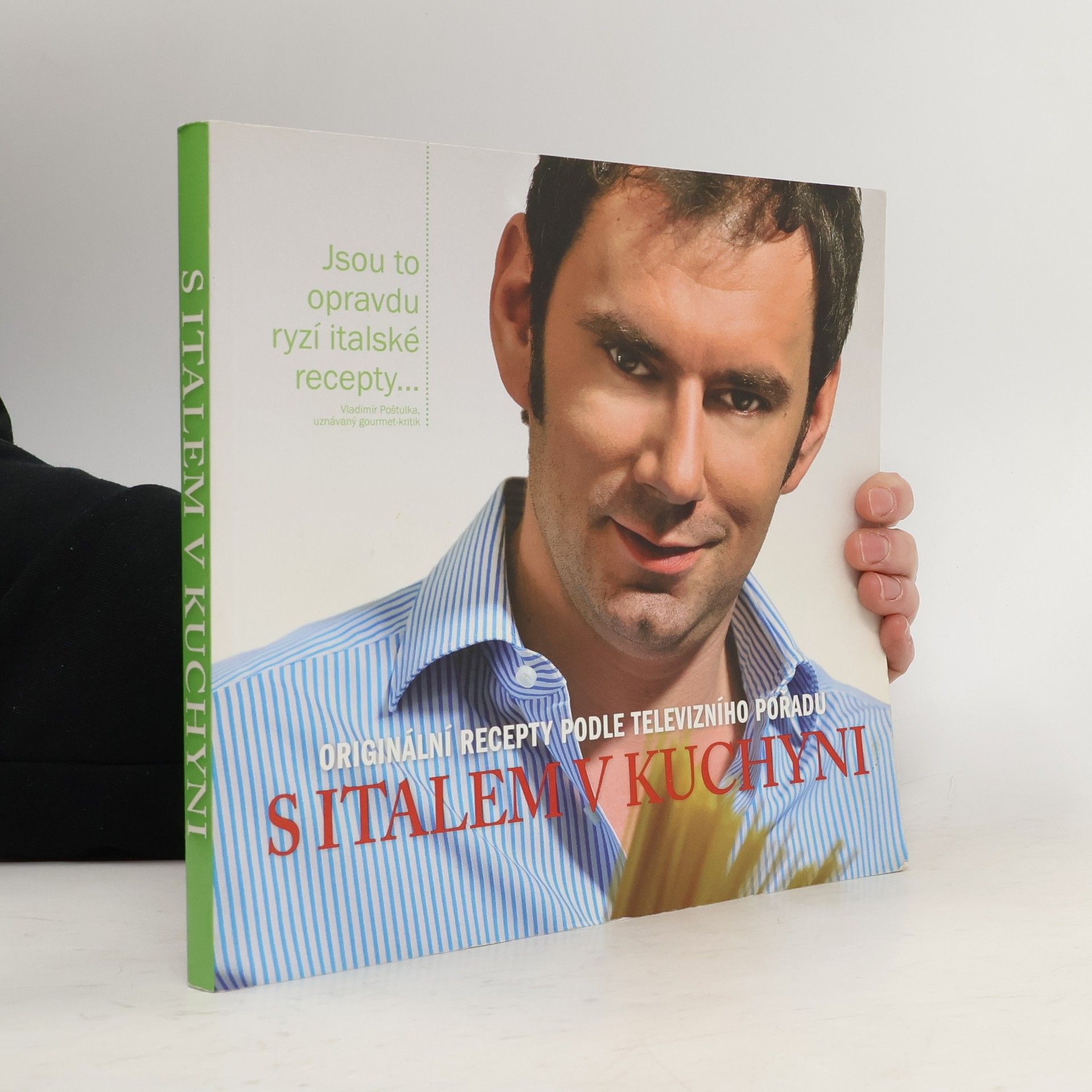 Emanuele Ridi S Italem v kuchyni