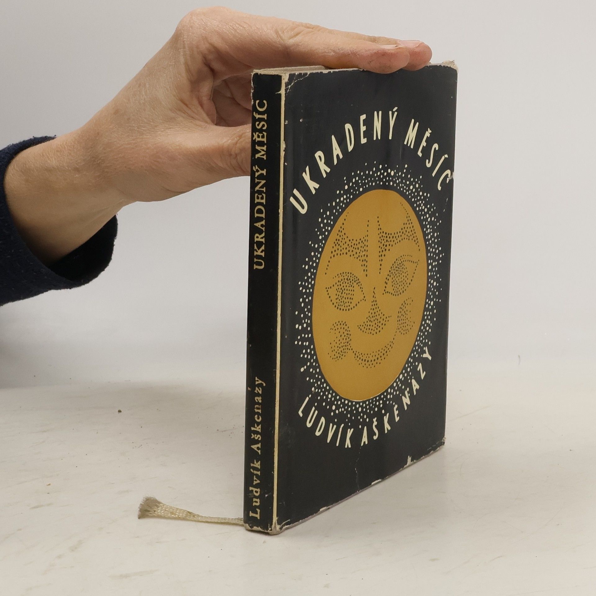 Ludvík Aškenazy Ukradený měsíc