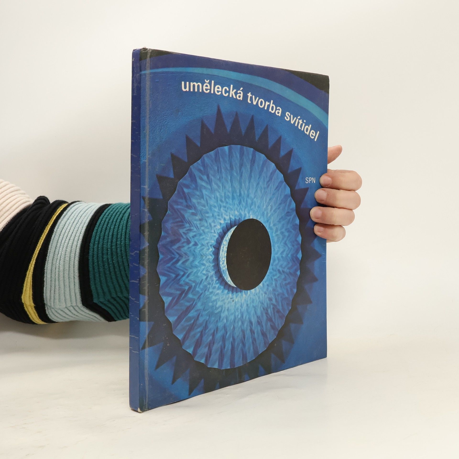 Jaroslav Fišer Umělecká tvorba svítidel