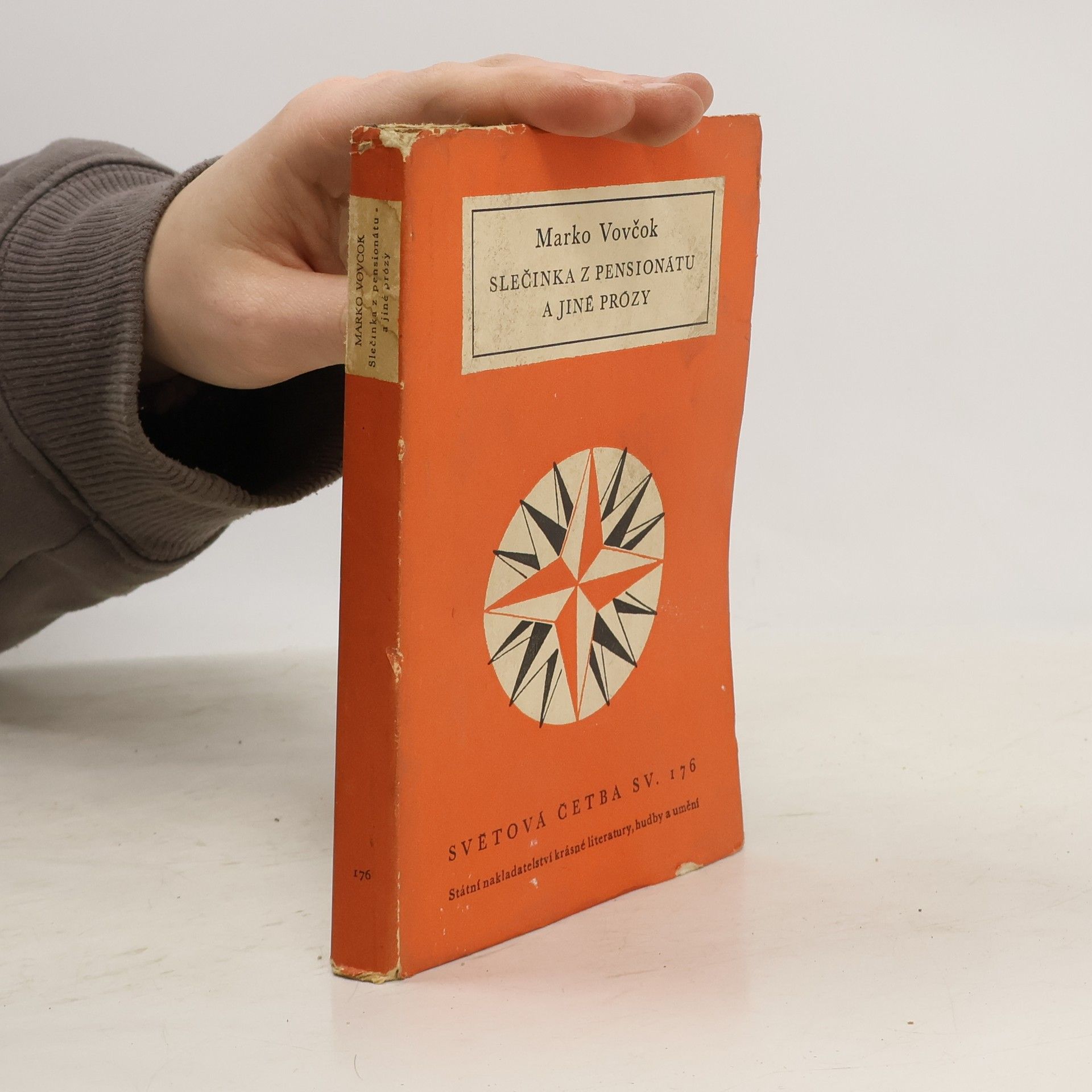 Slečinka z pensionátu a jiné prózy