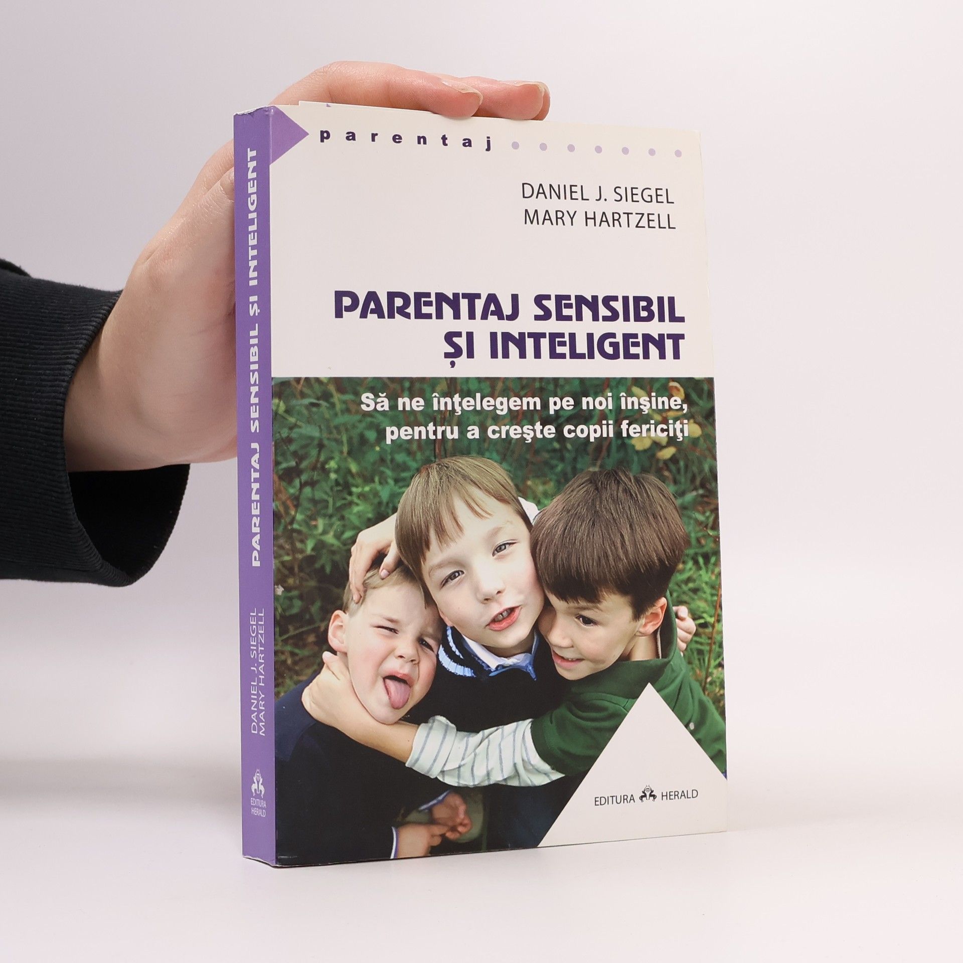 Daniel Siegel Parentaj sensibil și inteligent