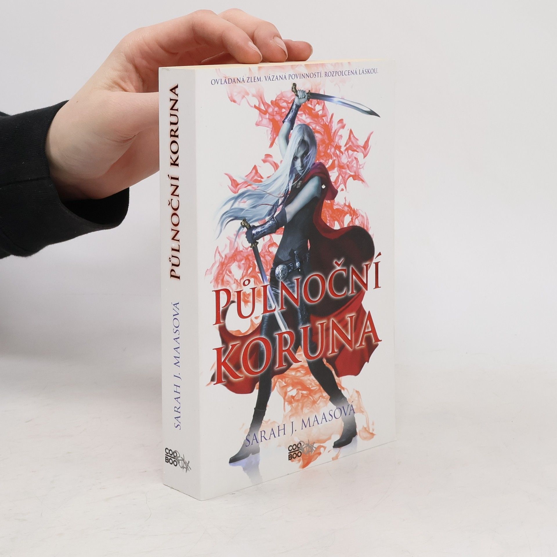 Sarah J. Maas Půlnoční koruna