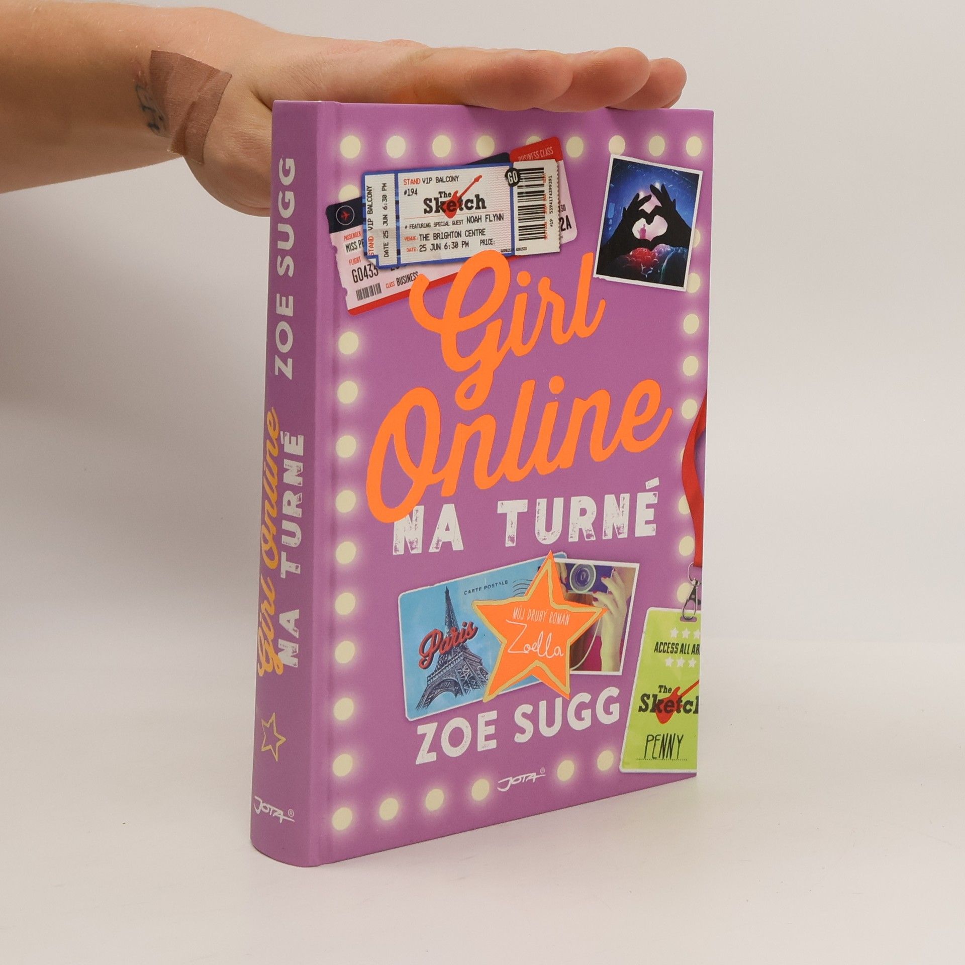 Girl Online na turné