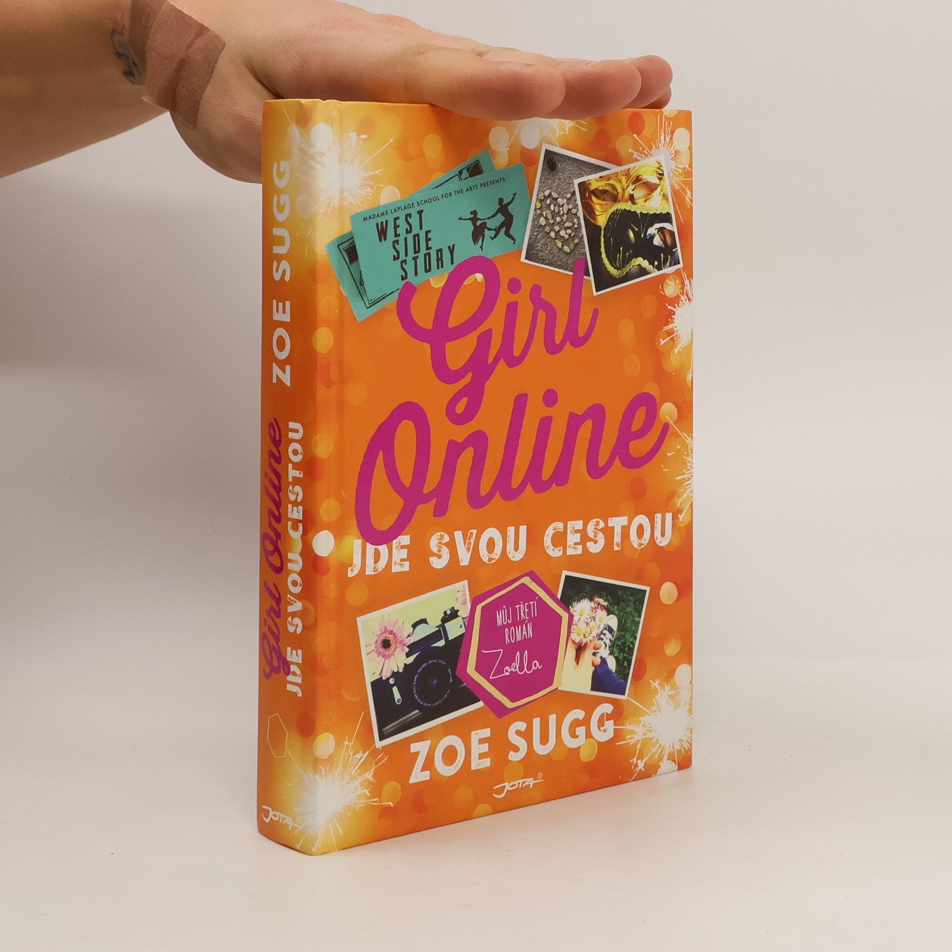 Zoe Sugg Girl Online jde svou cestou