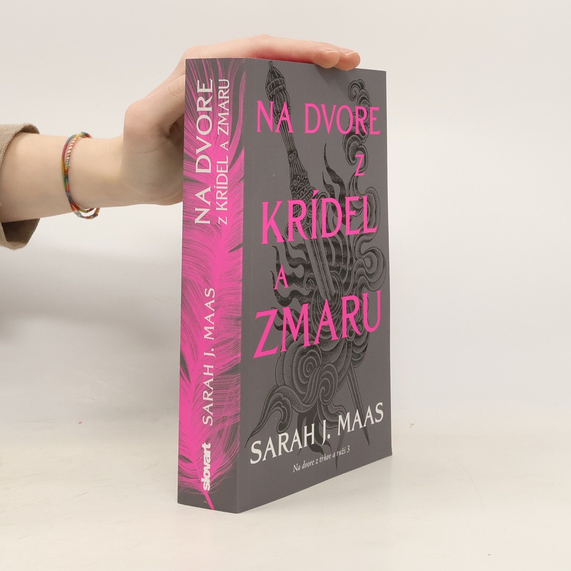 Sarah J. Maas Na dvore z krídel a zmaru