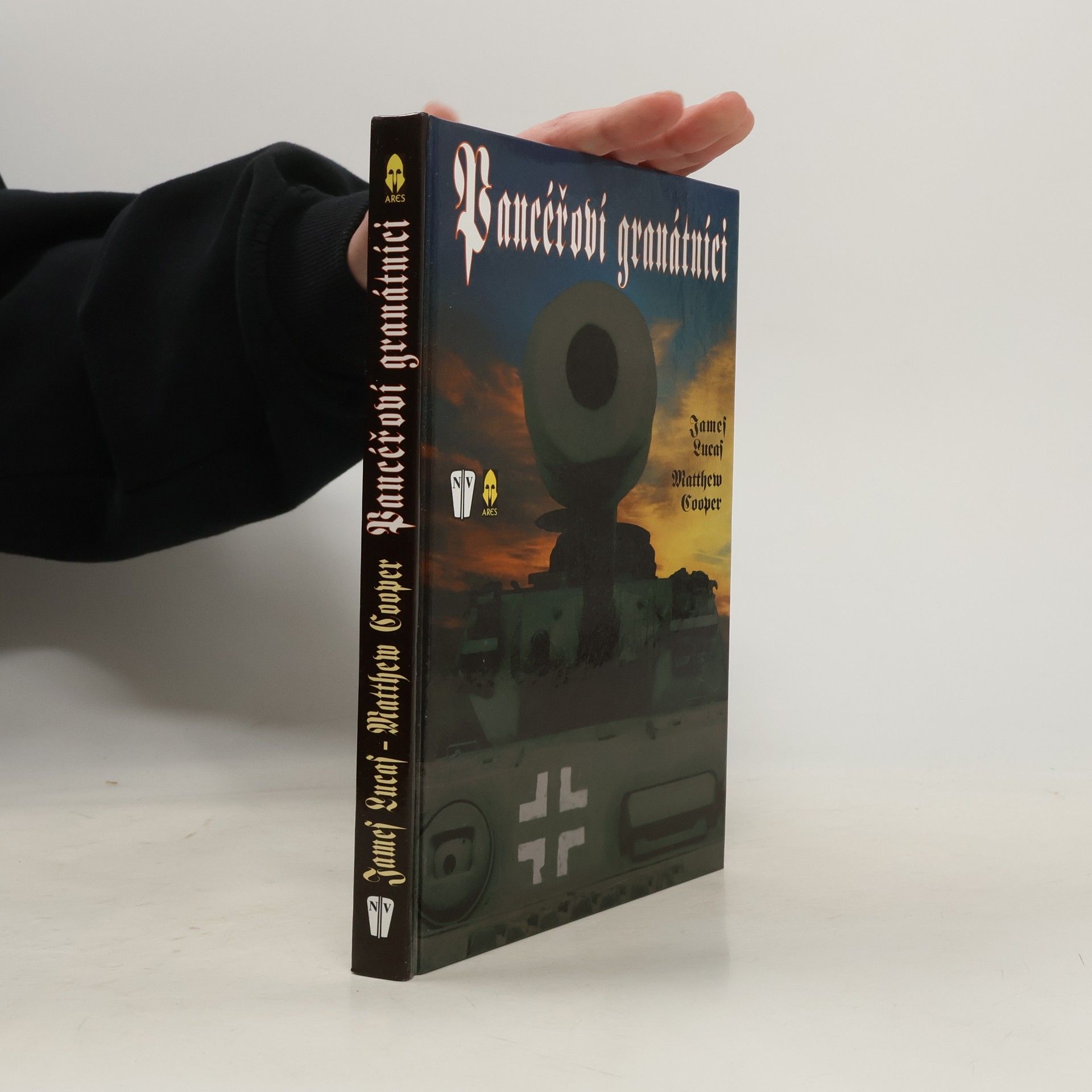 James Lucas Pancéřoví granátníci