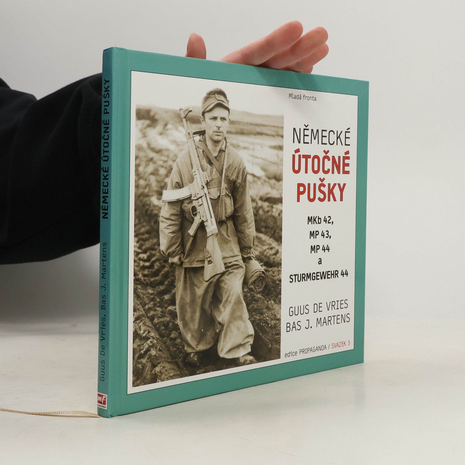 Guus de Vries Německé útočné pušky MKb 42, MP 43, MP 44 a Sturmgewehr 44