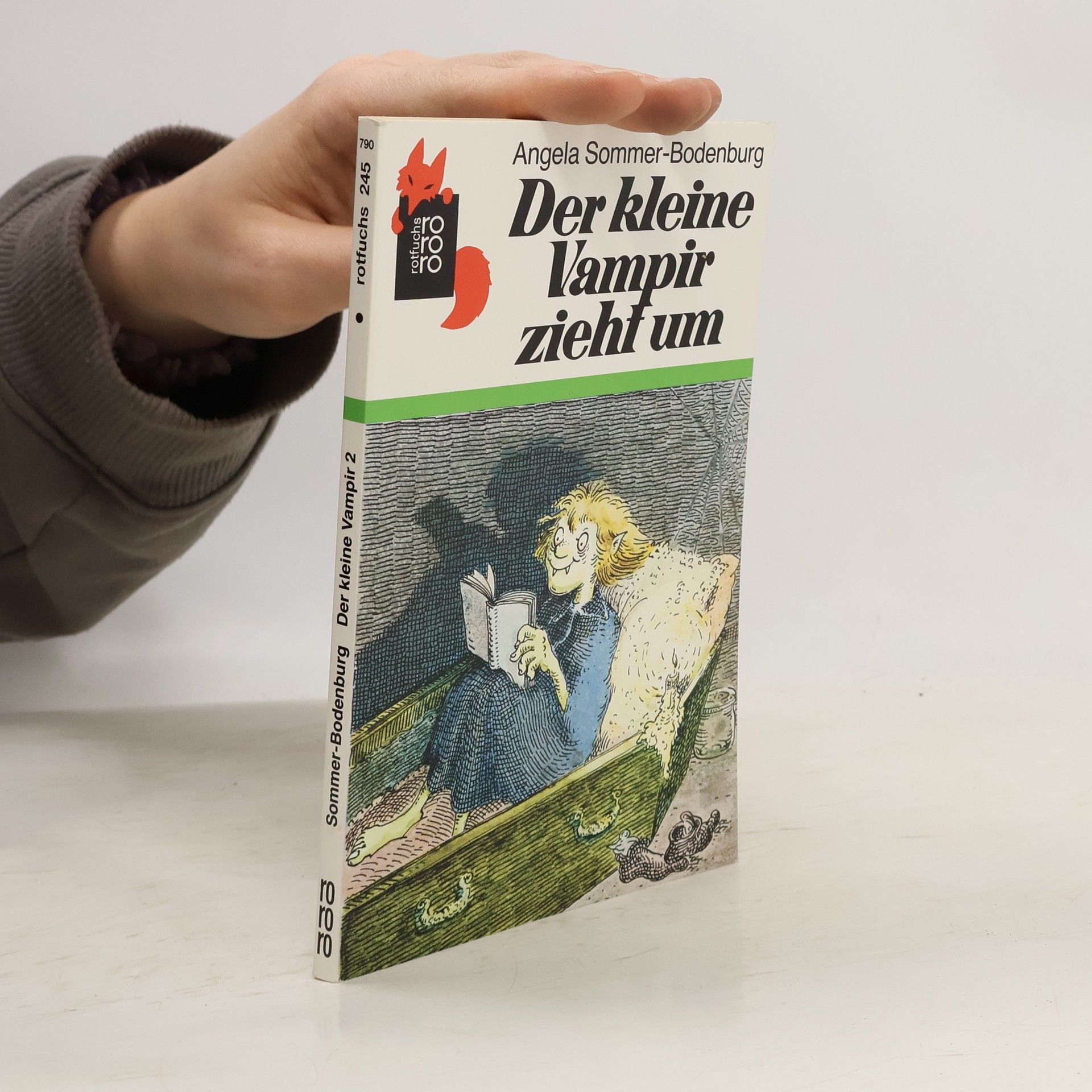 Angela Sommer-Bodenburg Der kleine Vampir zieht um