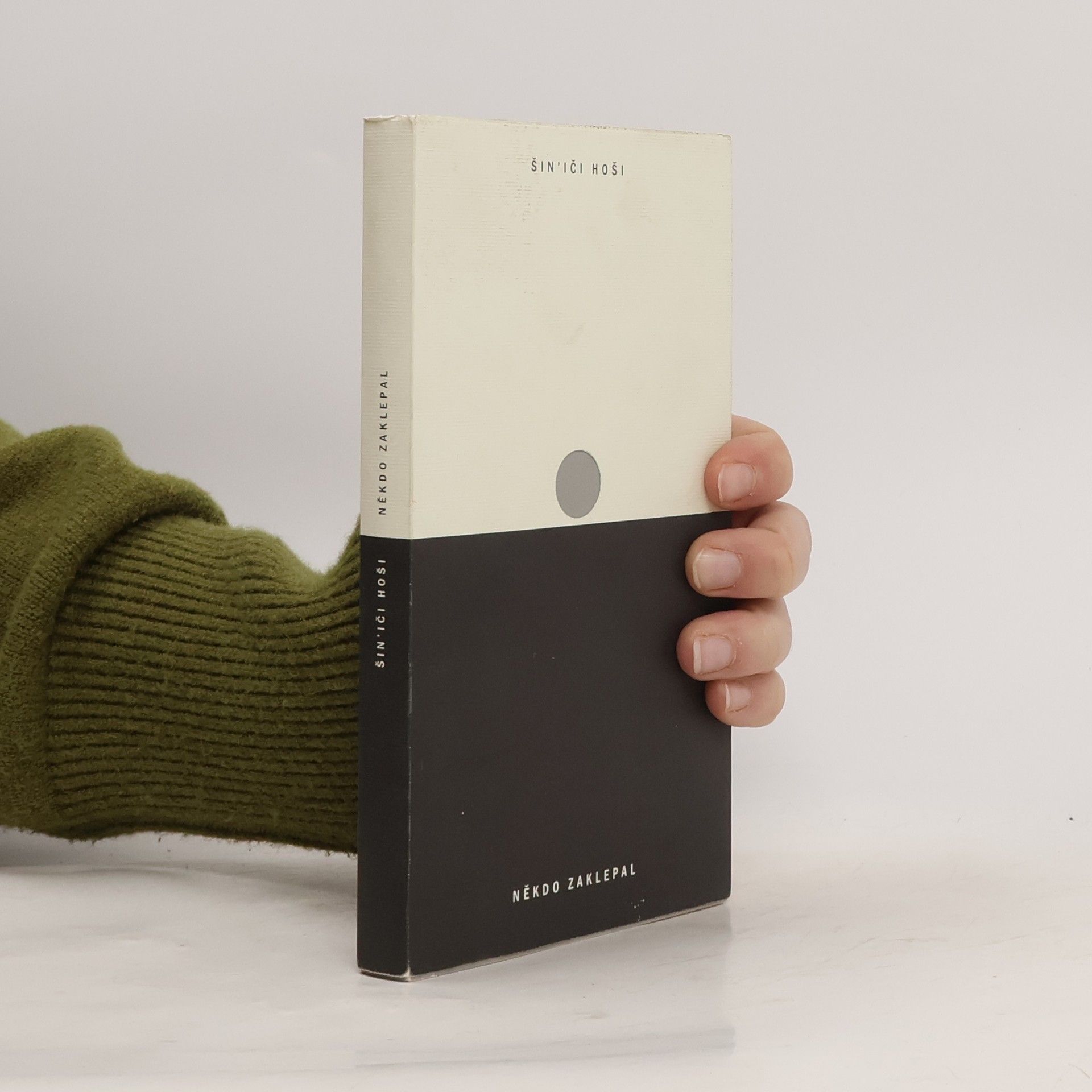 Šiniči Hoši Někdo zaklepal