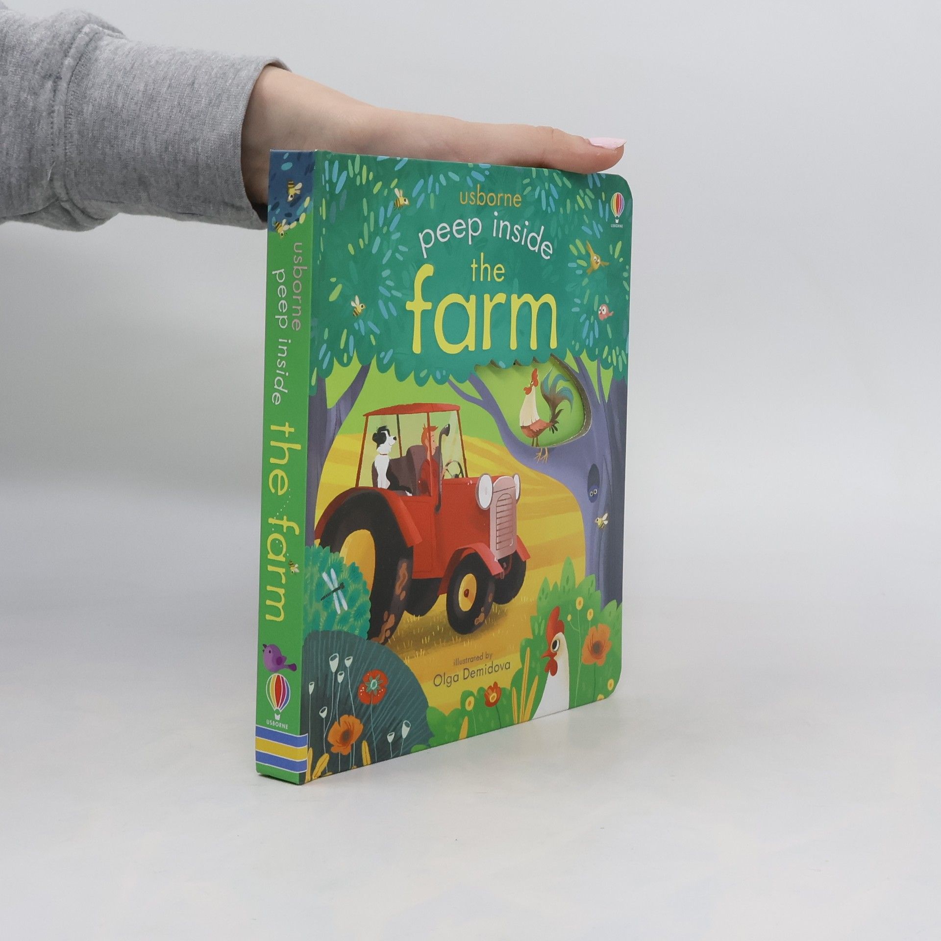 Ol‘ga Demidova Peep inside the farm