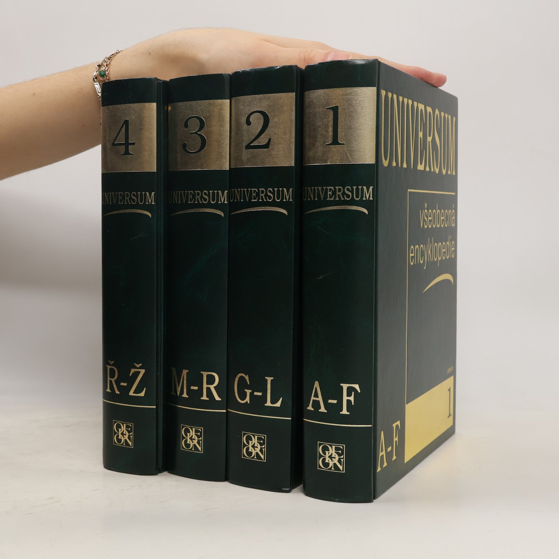 Autorenkollektiv Universum: všeobecná encyklopedie (box)