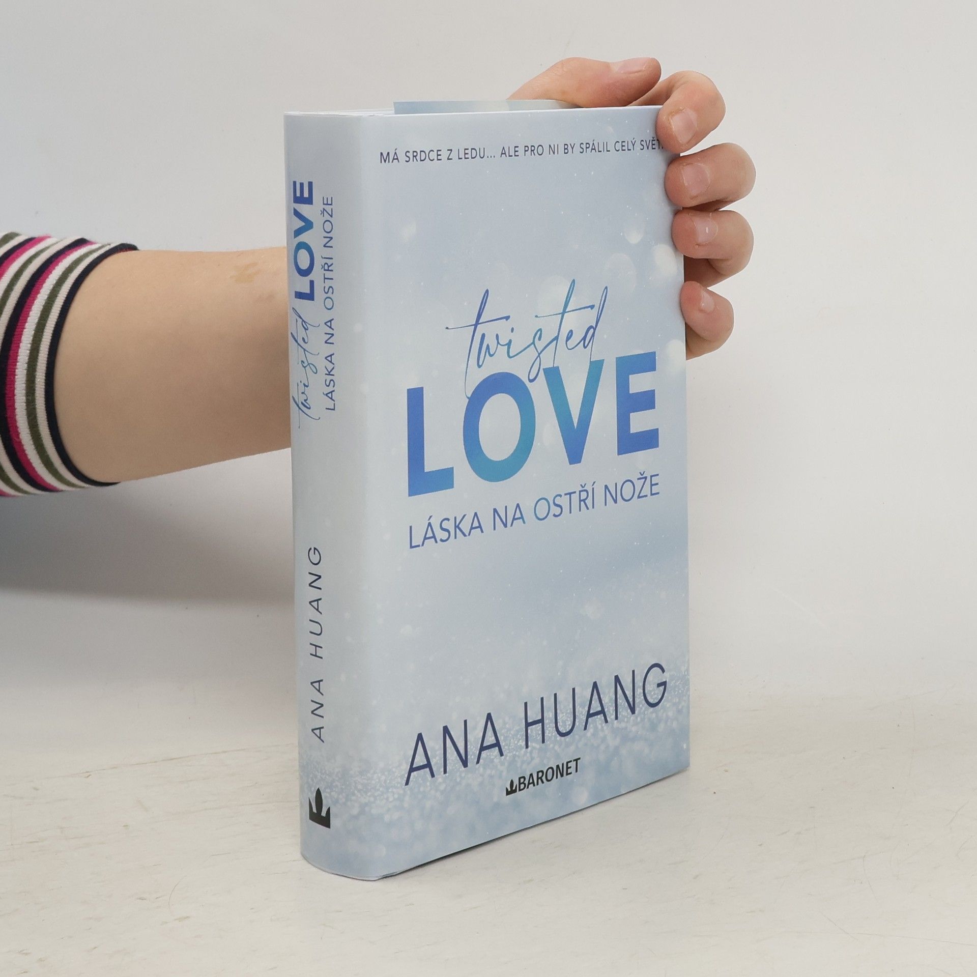 Ana Huang Twisted love. Láska na ostří nože