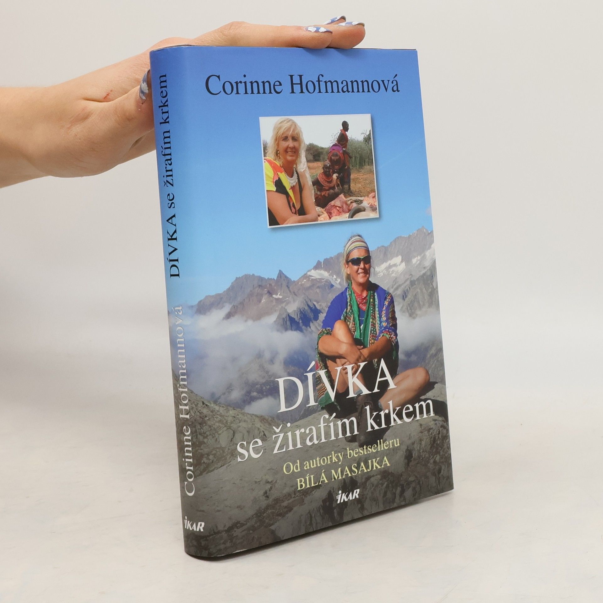 Zuzana Schneiderová Dívka se žirafím krkem