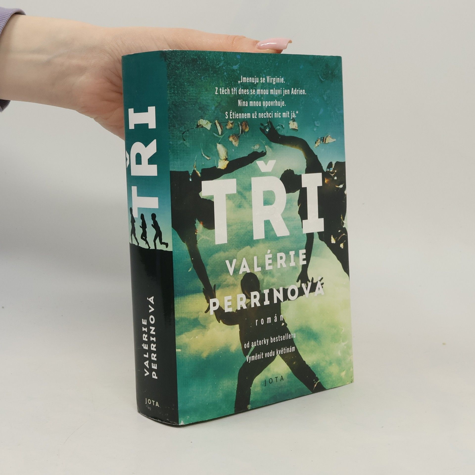 Valérie Perrin Tři