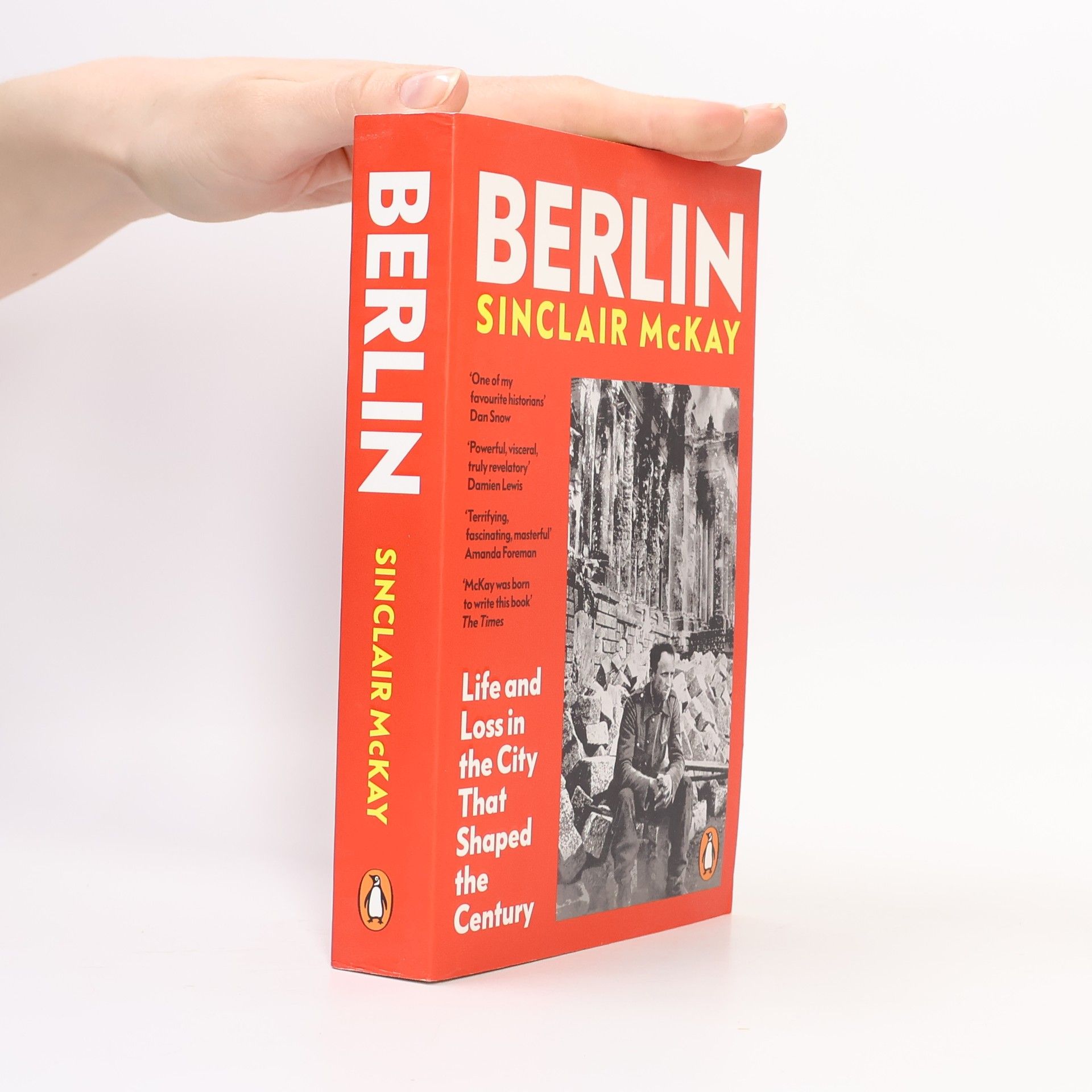 Sinclair McKay Berlin