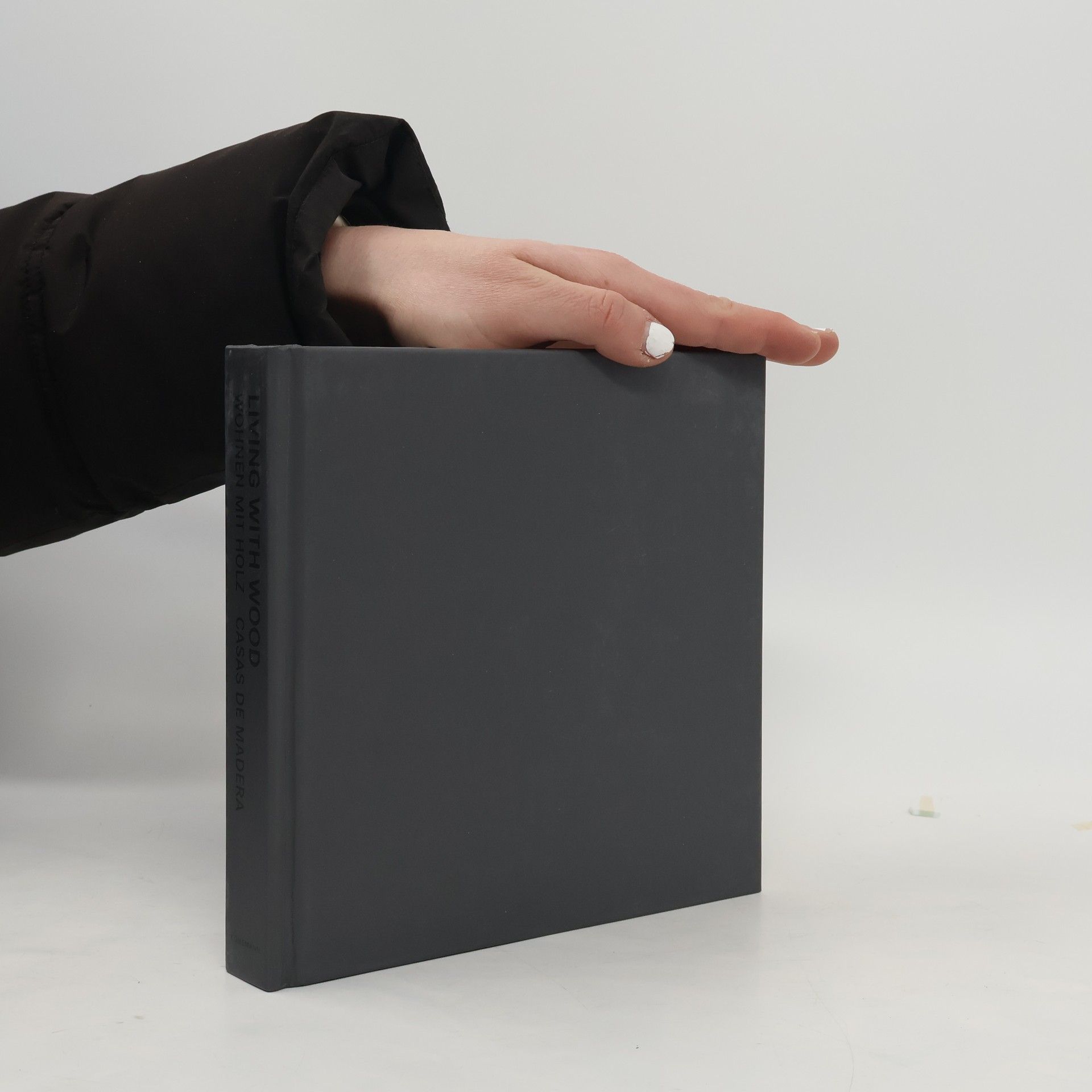 Claudia Martínez Alonso Living with Wood