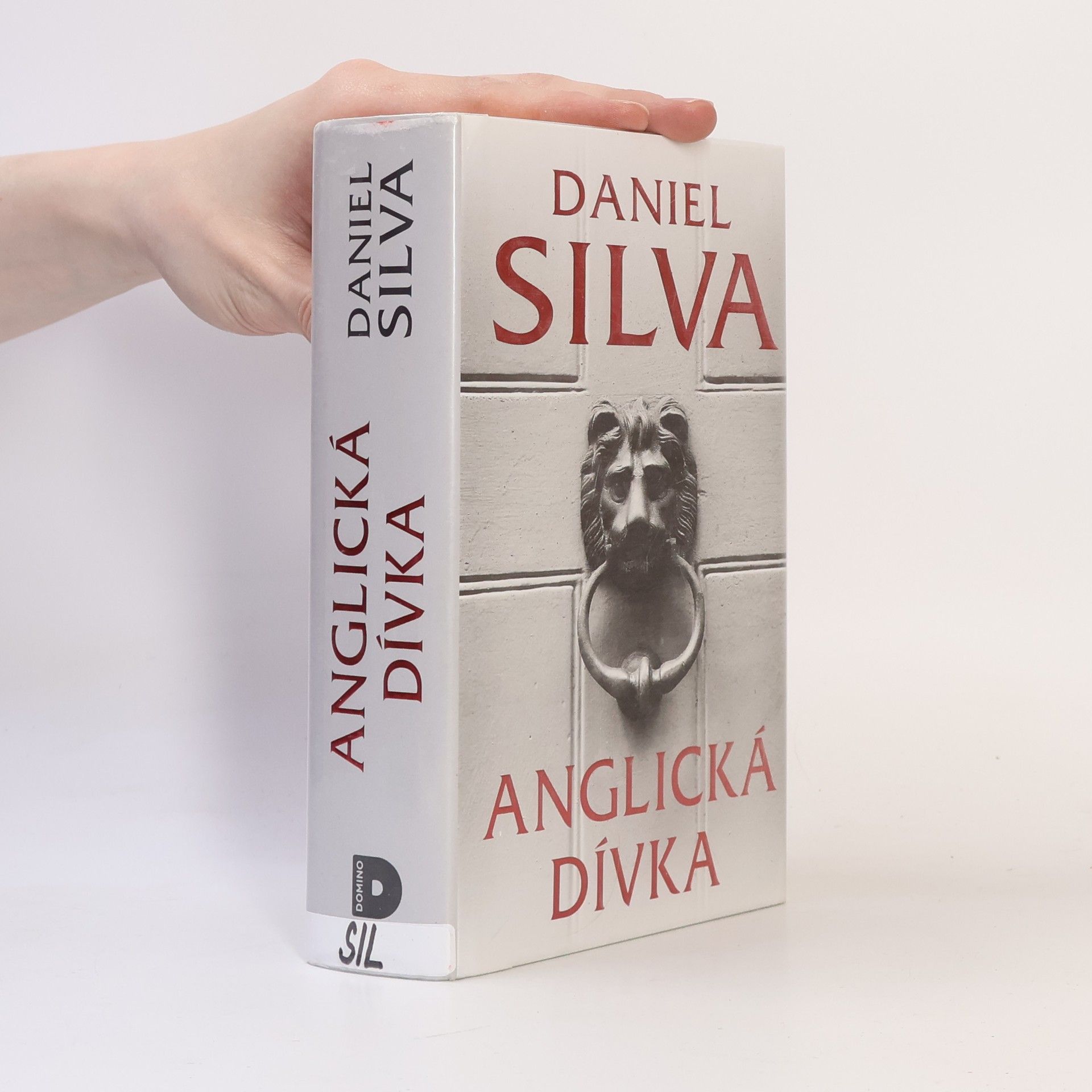 Daniel Silva Anglická dívka