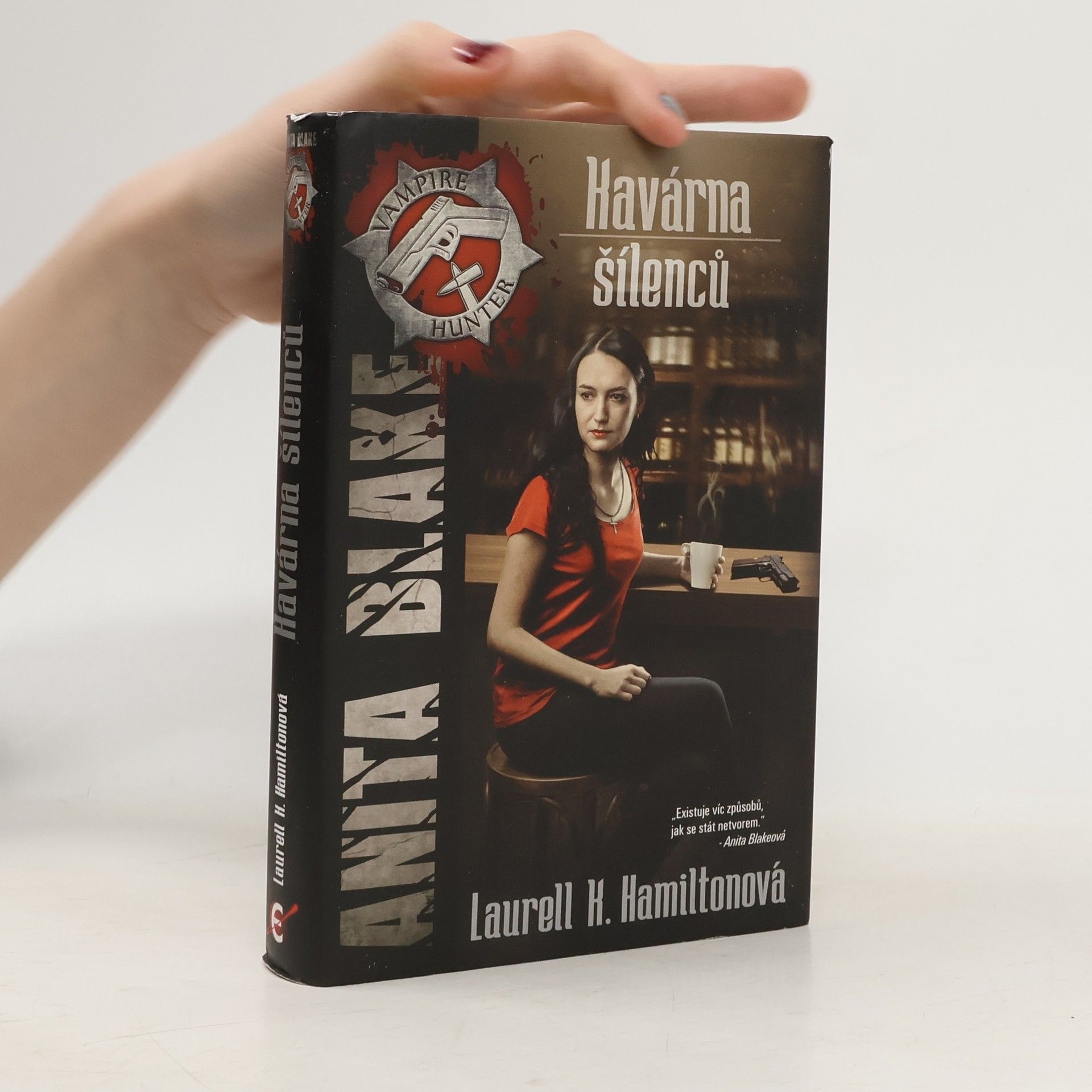 Laurell Kaye Hamilton Kavárna šílenců