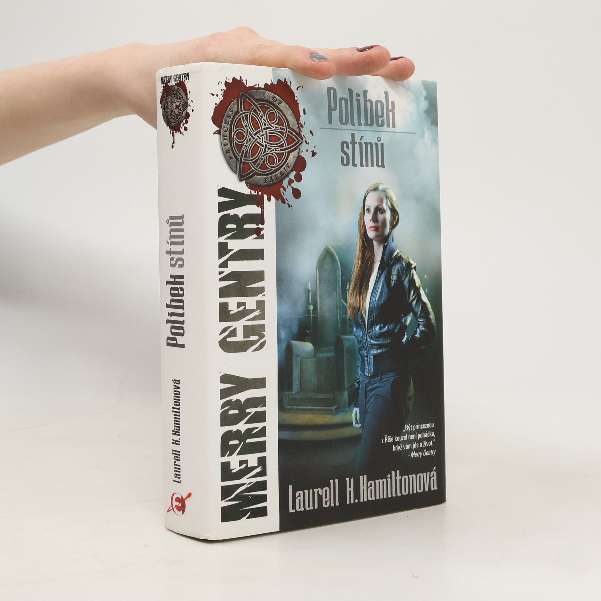 Laurell Kaye Hamilton Polibek stínů