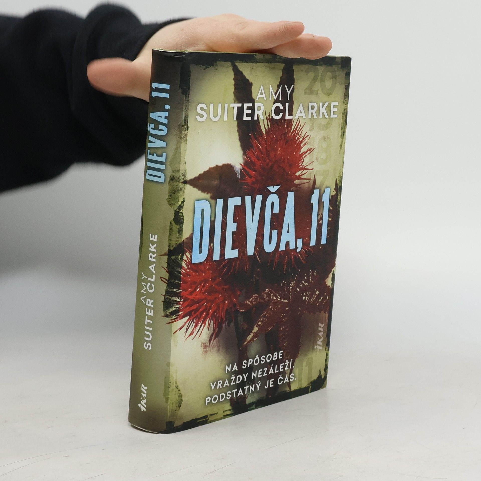 Amy Suiter Clarke Dievča, 11