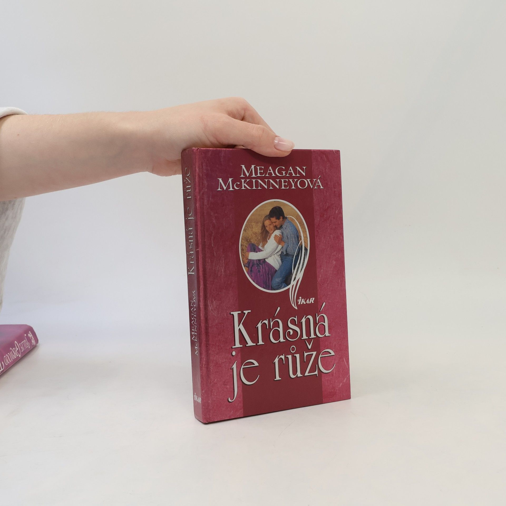 Meagan McKinney Krásná je růže