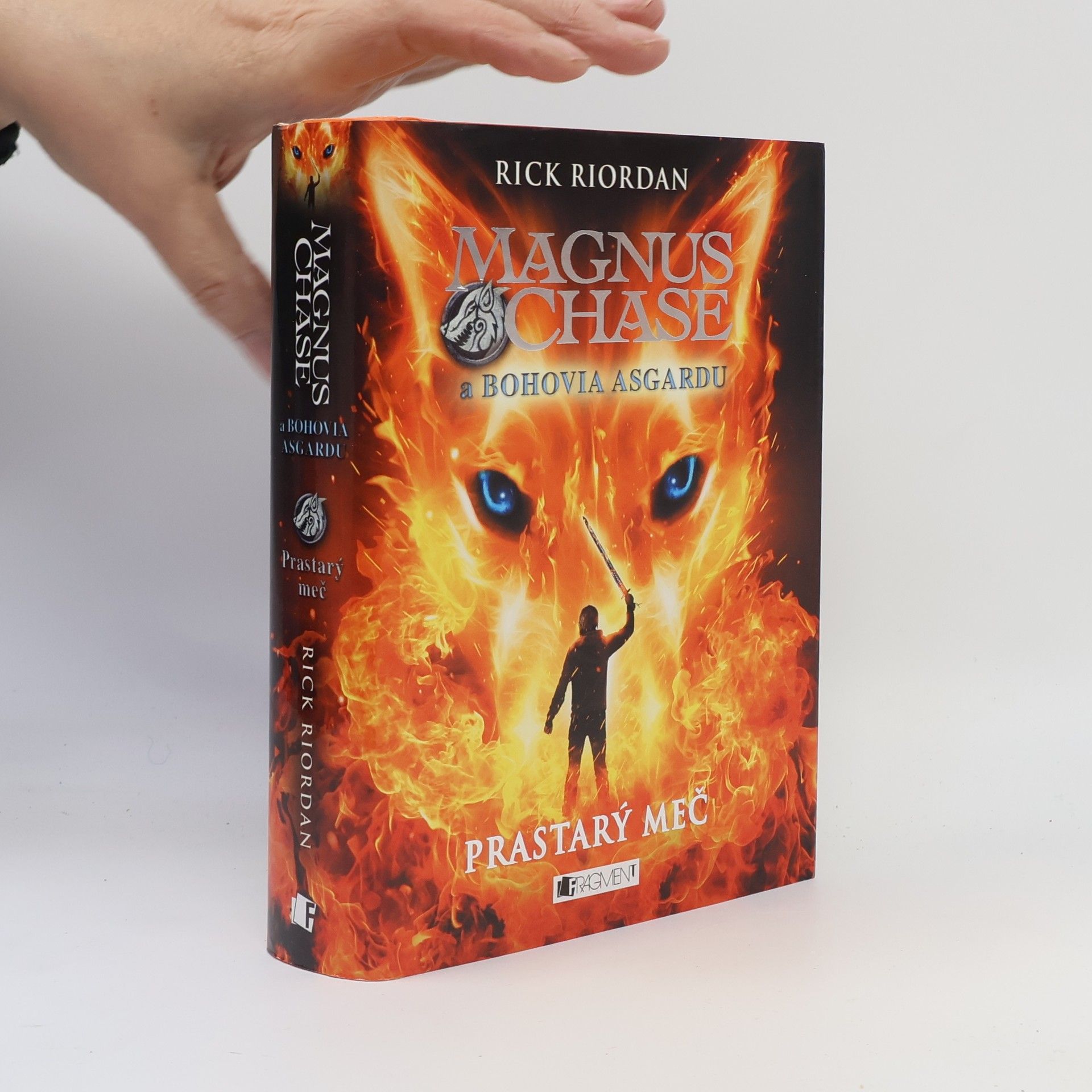 Rick Riordan Magnus Chase a Bohovia Asgardu - Prastarý meč