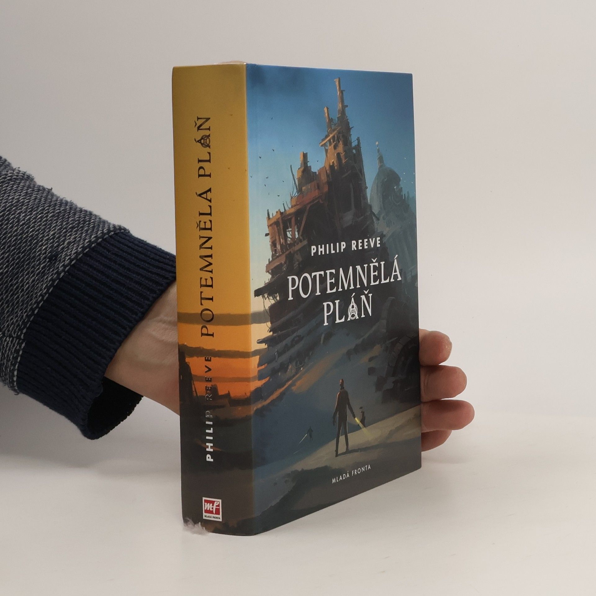 Philip Reeve Potemnělá pláň
