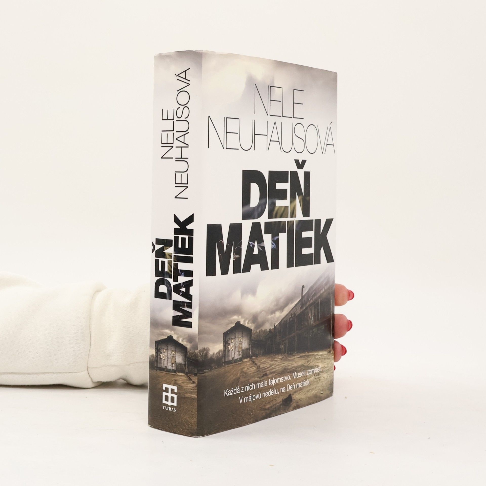 Nele Neuhaus Deň matiek