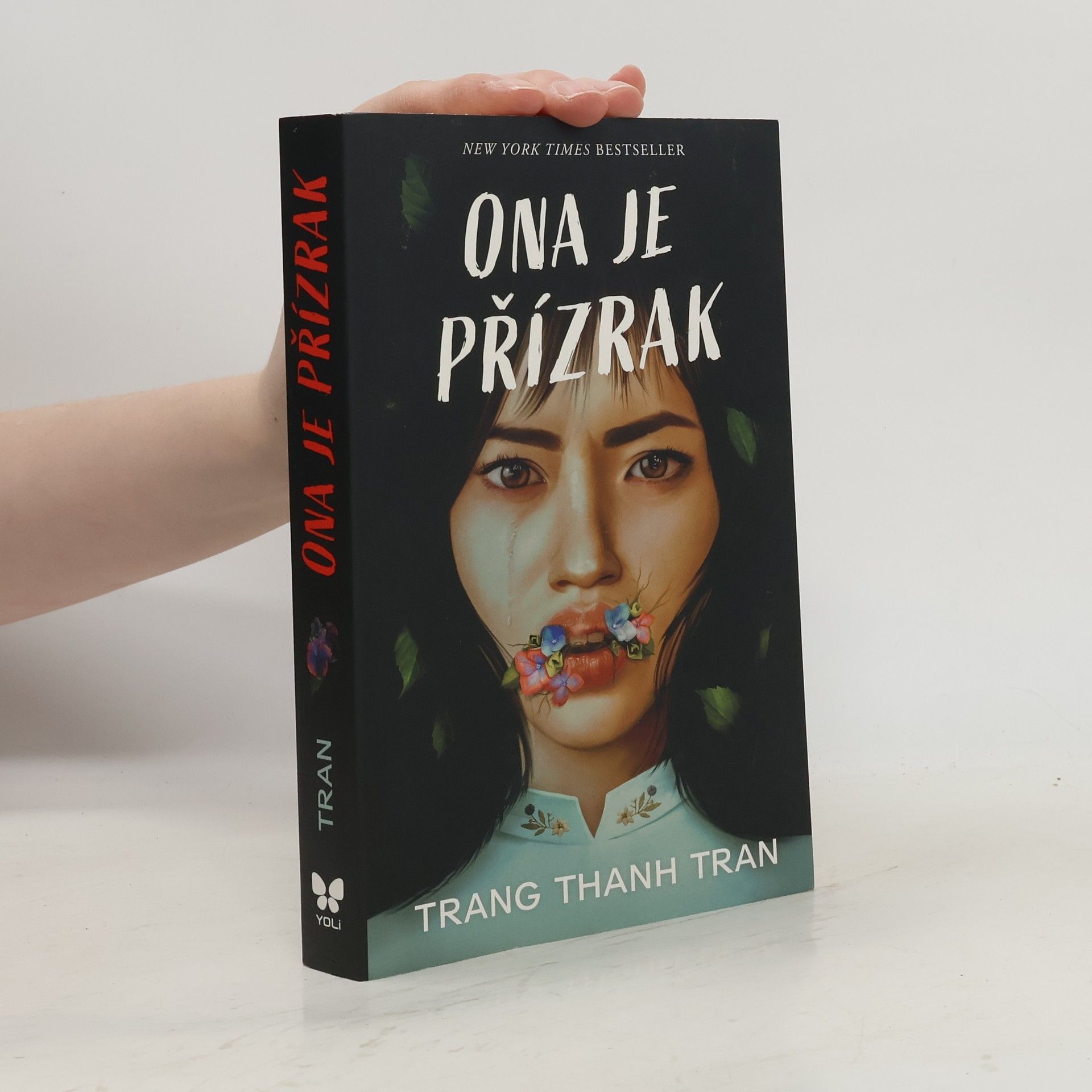 Petra Badalec Ona je přízrak