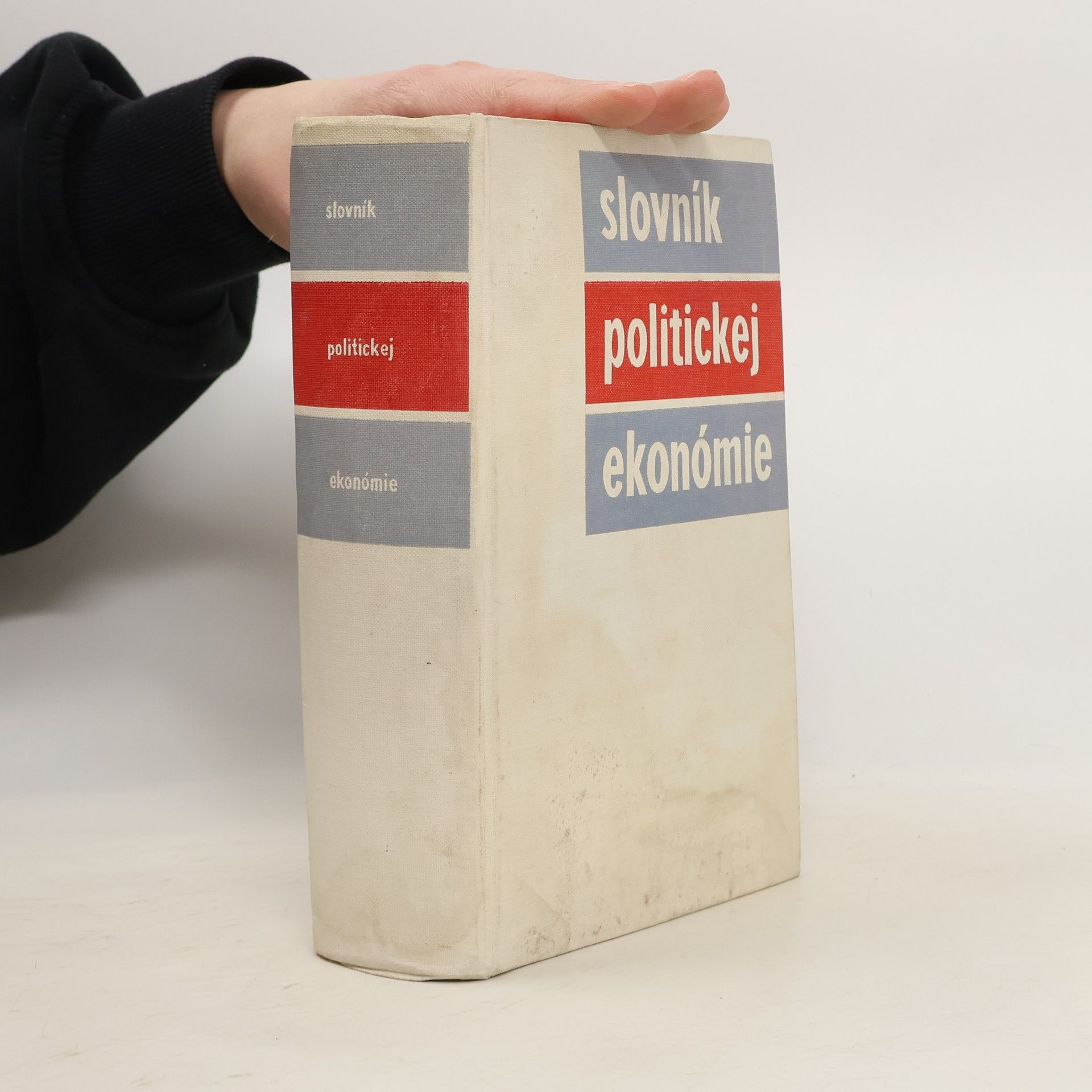 Michal Dado Slovník politickej ekonomie