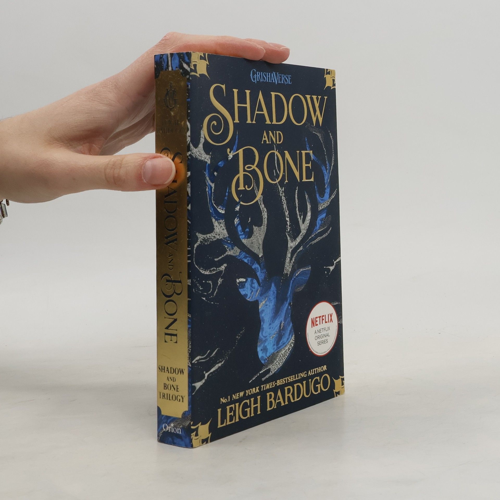 Leigh Bardugo Shadow and Bone